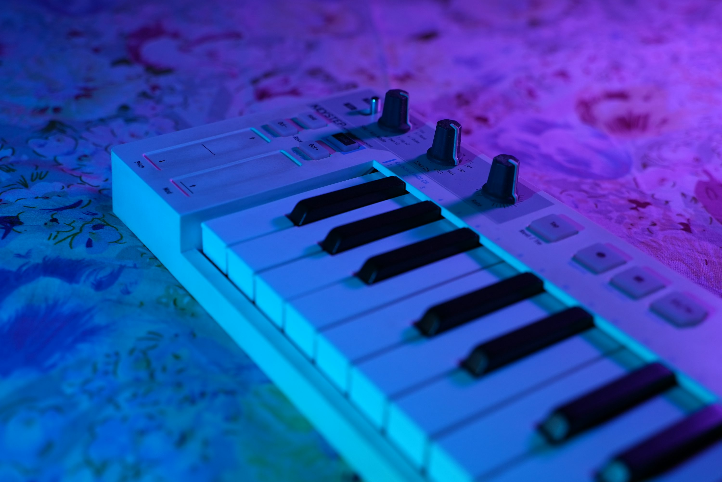 Midi Keyboard Picture. Download Free Image