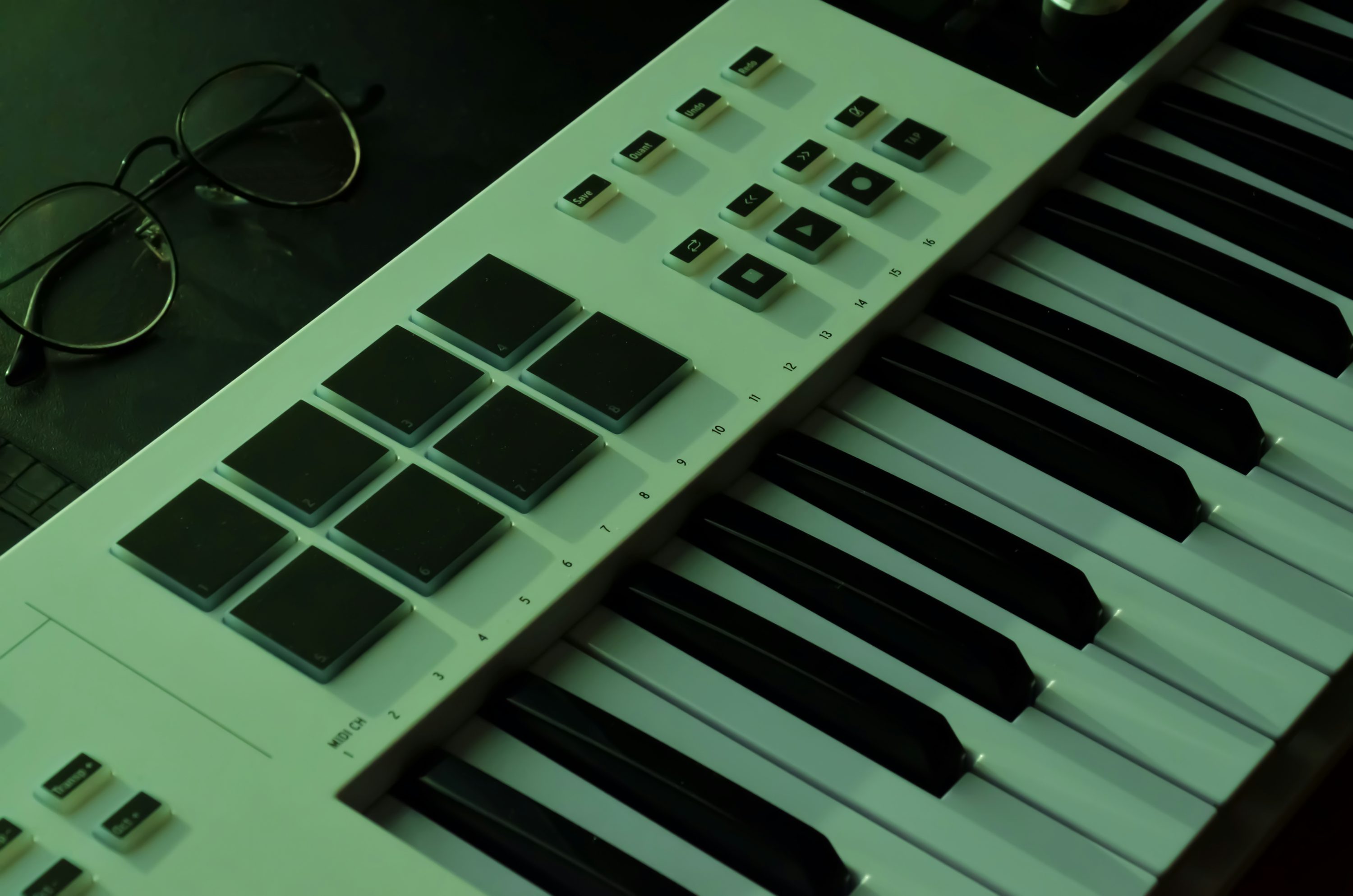 Midi Keyboard Picture. Download Free Image