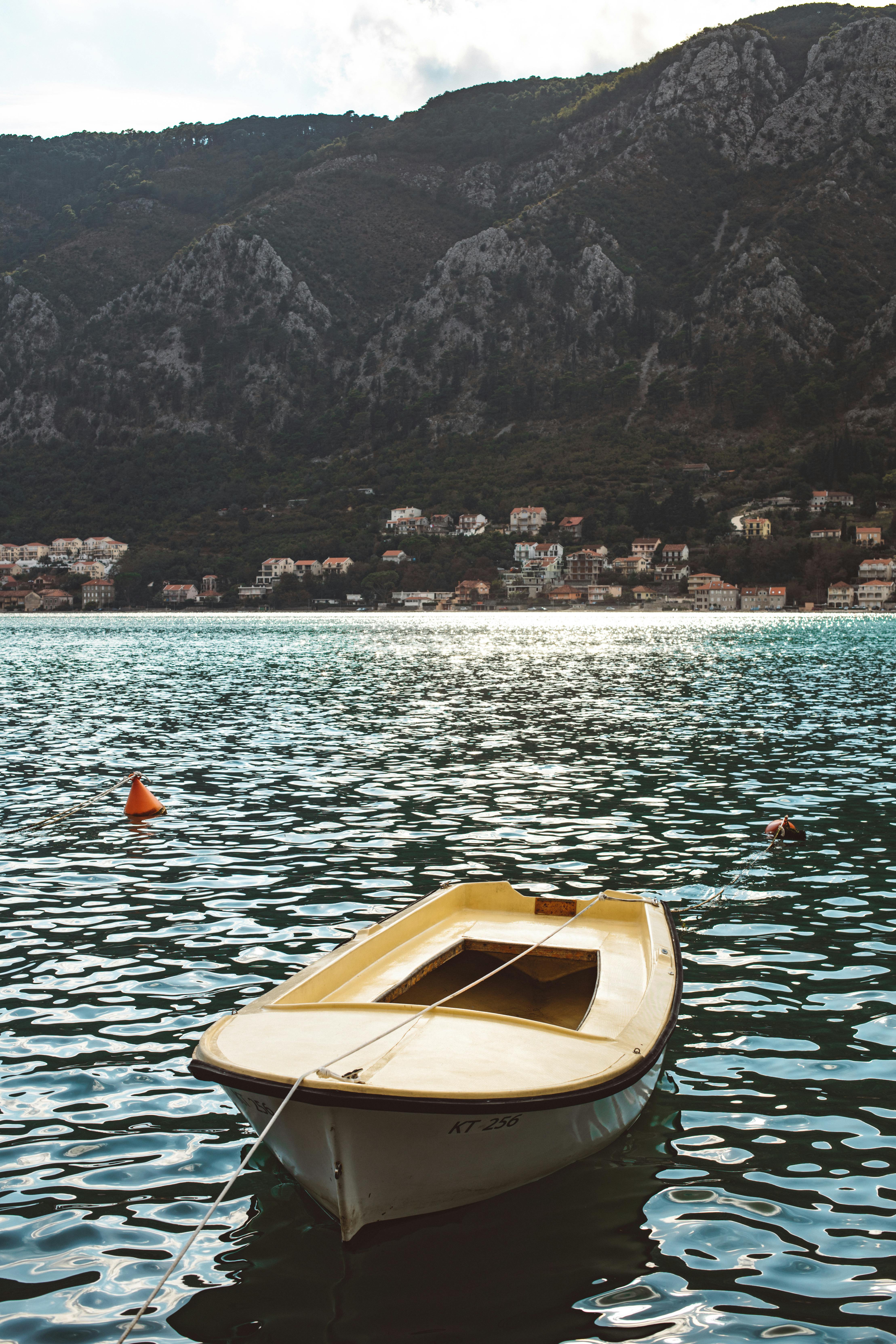 Boat on Body of Water · Free