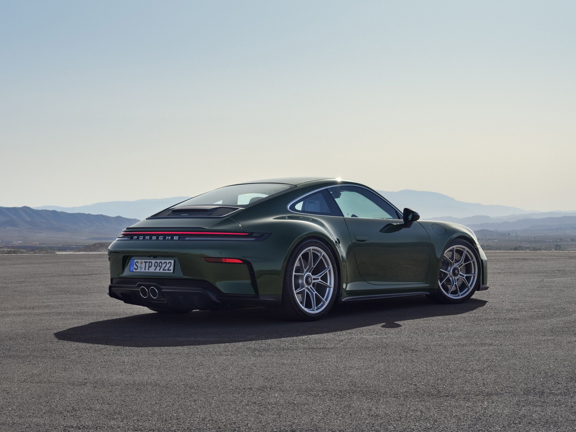 2026 Porsche 911 GT3 / GT3 RS Review, Pricing, and Specs