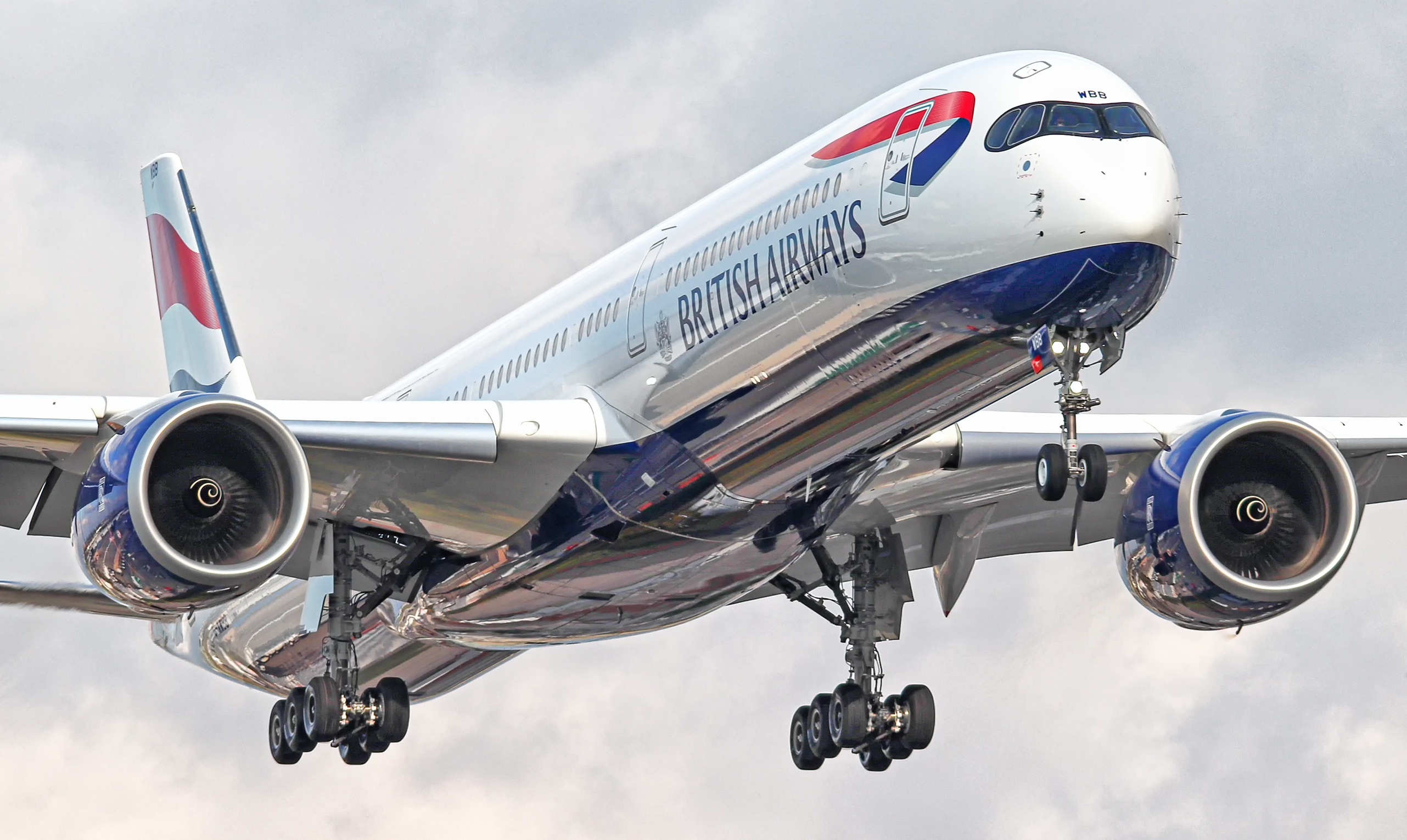 Wallpaper The plane, Liner, Landing, Airbus, British Airways, Airbus A350- 900, Chassis, A passenger plane for mobile and desktop, section авиация, resolution 2563x1531