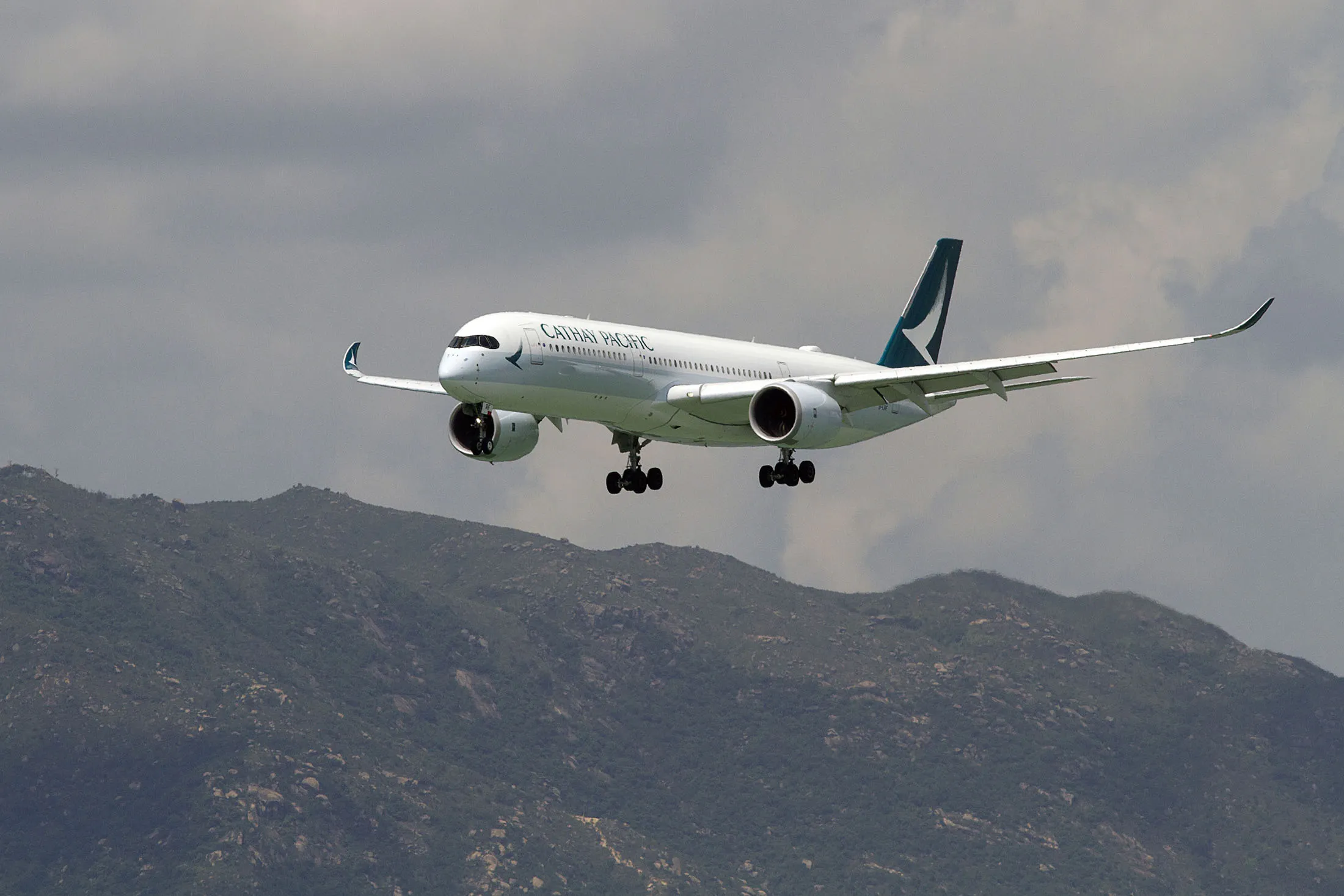 Biggest Airbus A350 Trips as Cathay Latest to Prefer Sibling