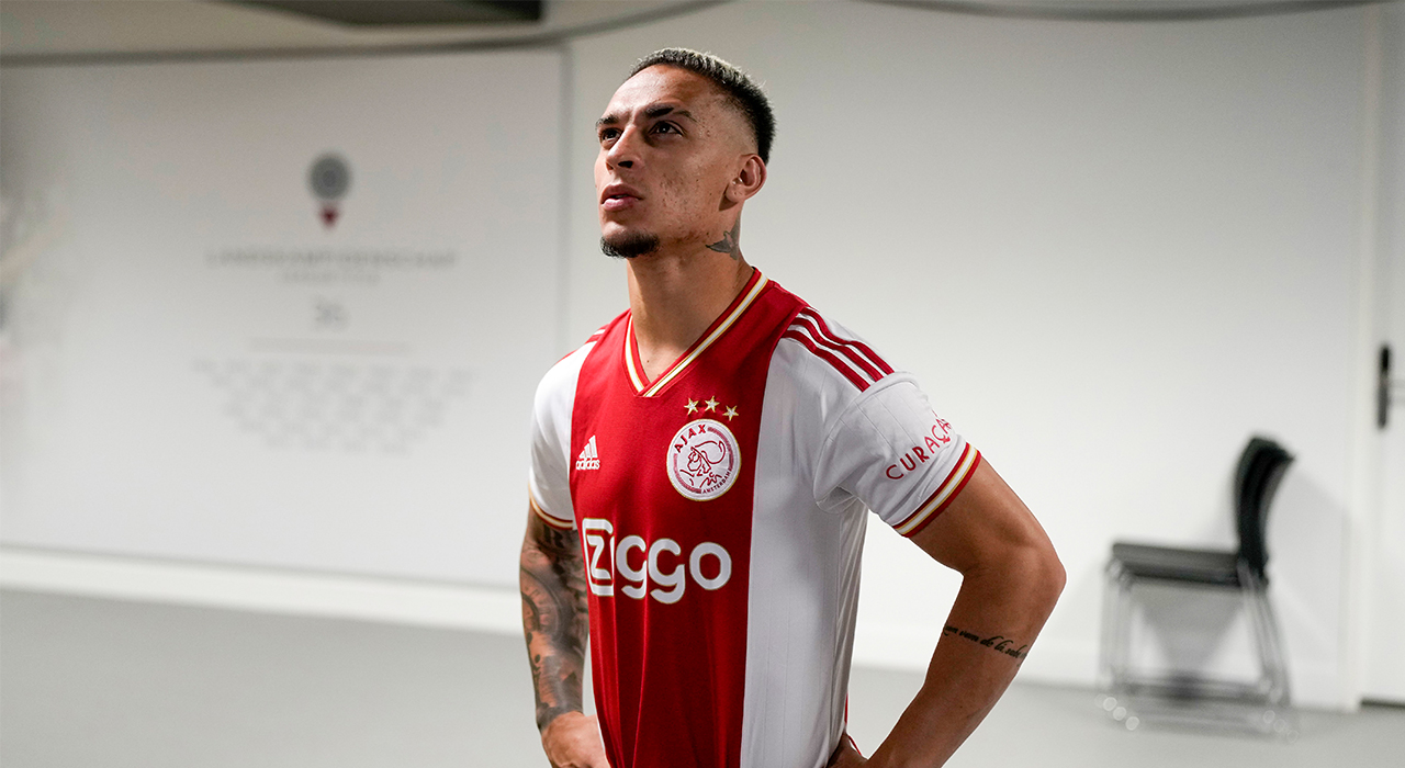 Ajax and Manchester United reach agreement on Antony