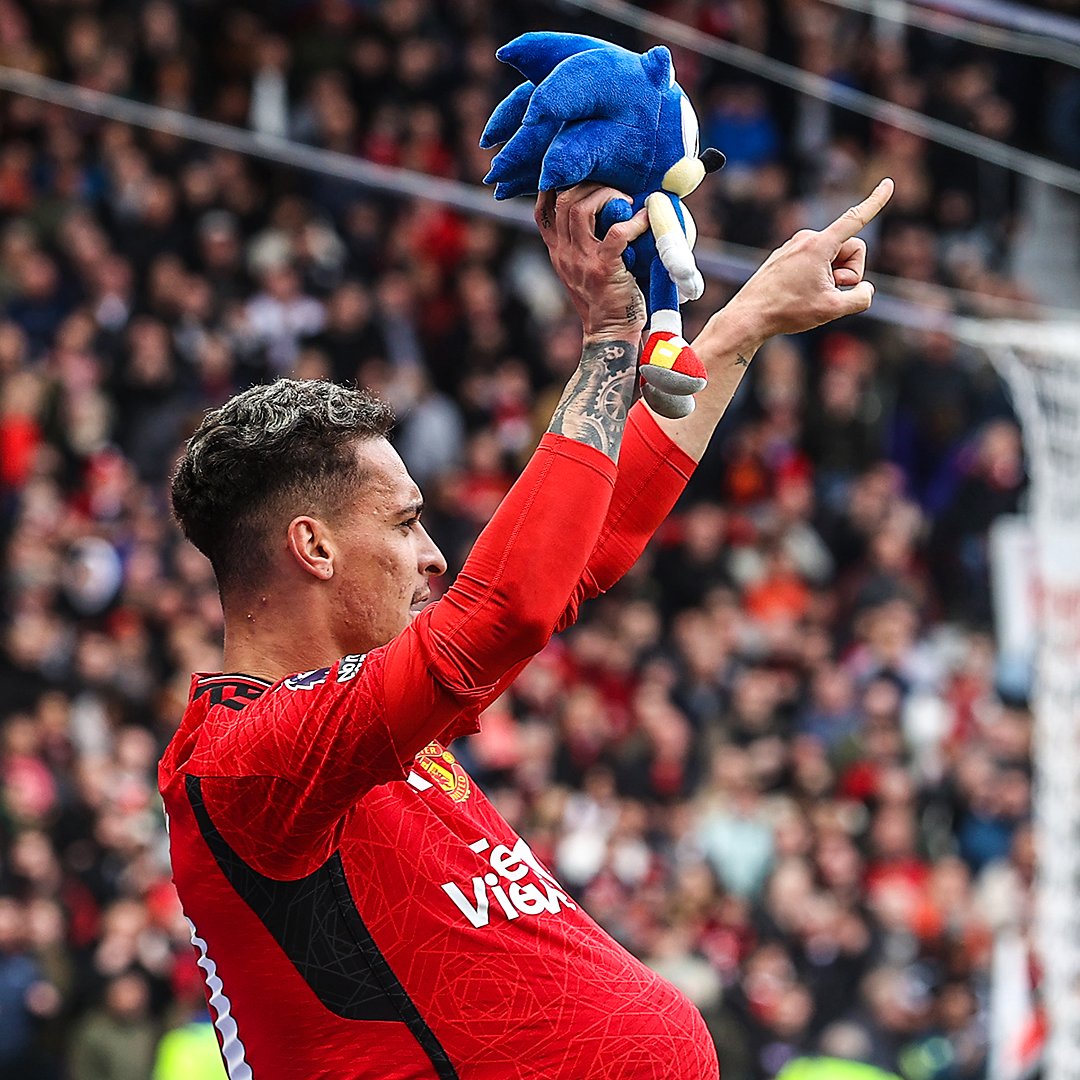 Cartoon Empire footballer, Antony Mattheus Dos Santos aka. Antony celebrated with a 'SONIC THE HEDGEHOG' plush after scoring for Manchester United in their match against Burnley in the English
