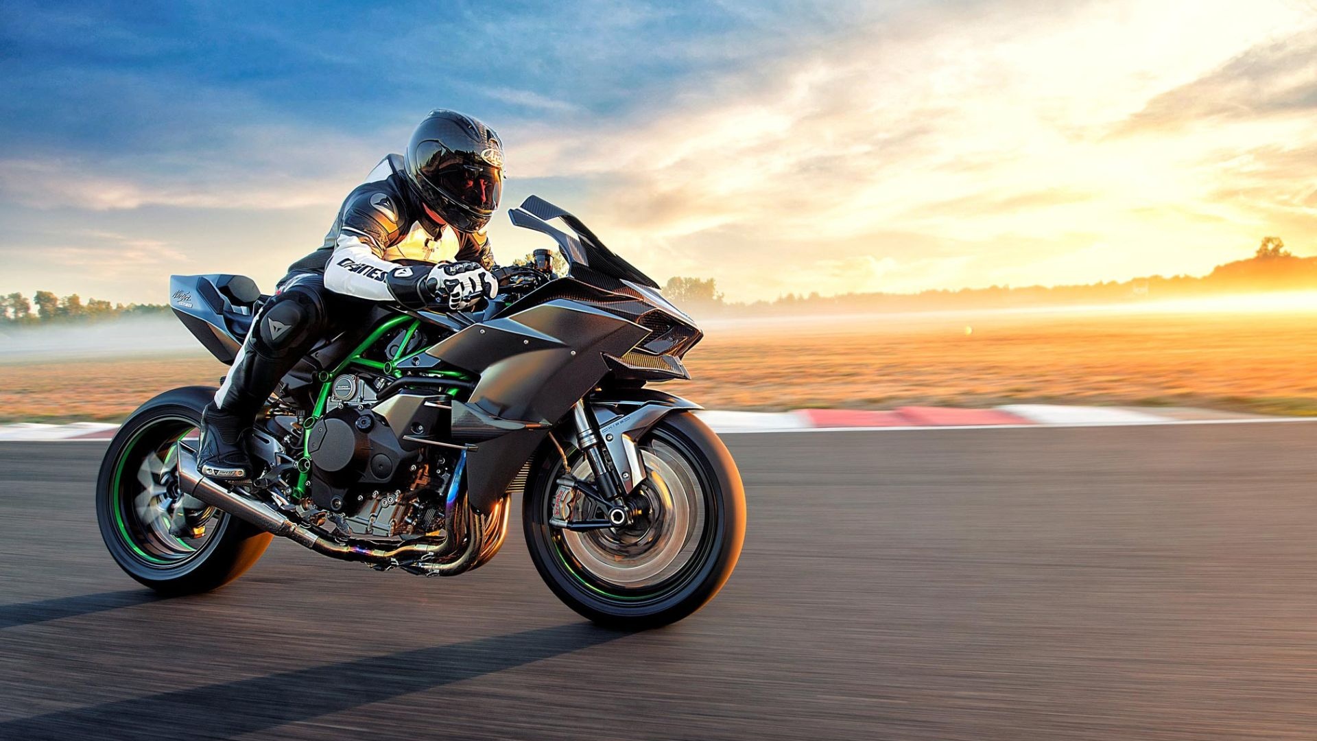 Kawasaki Ninja H2 Wallpaper