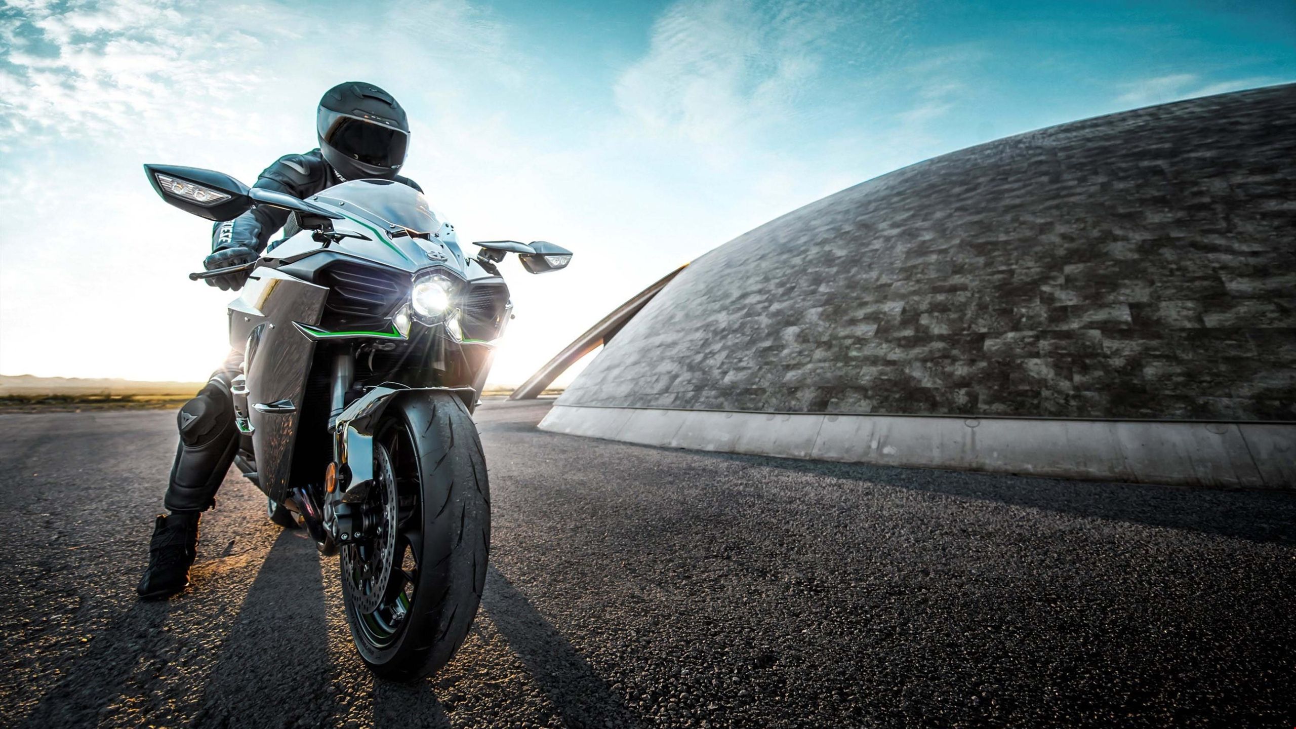 Kawasaki Ninja H2 Wallpaper