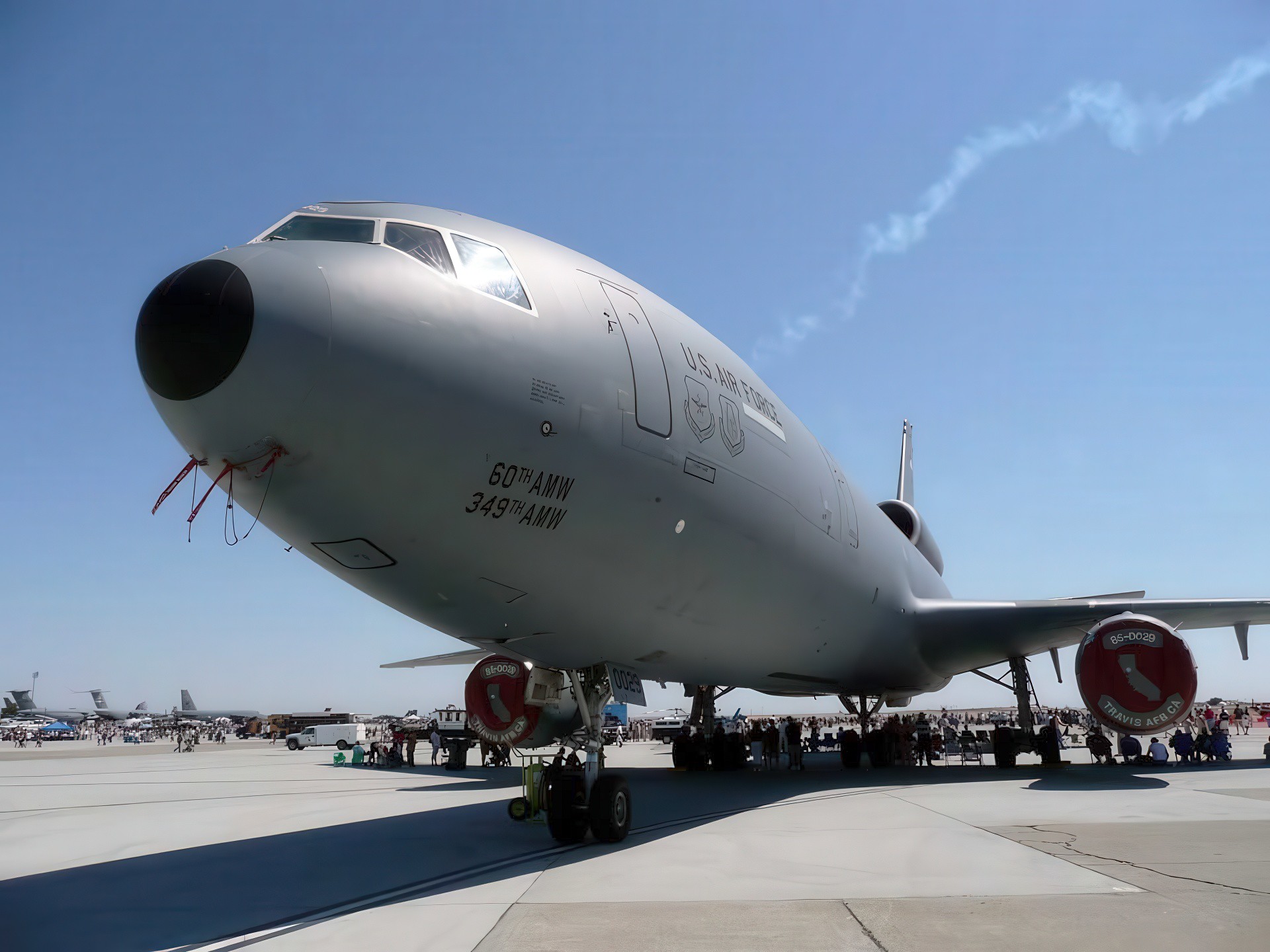 McDonnell Douglas KC 10 Extender & Video