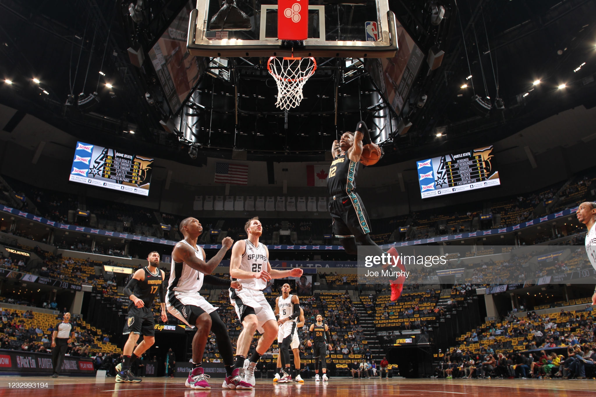 ᴡᴀʟᴋᴇʀTKL wild how similar these two photo of ja morant are, but clearly from two different games