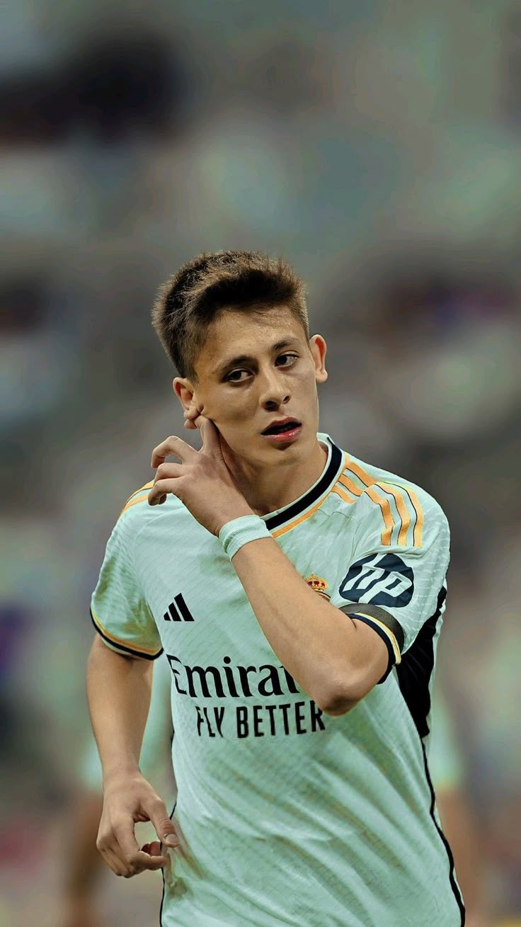 Arda Güler wallpaper