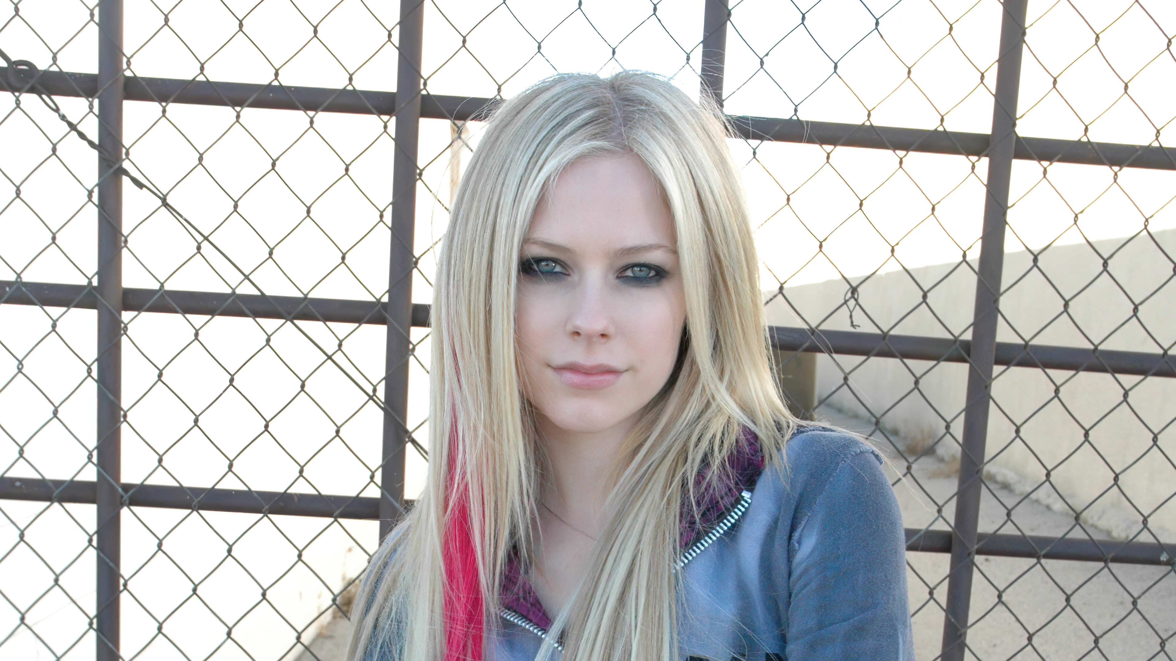Download Music Avril Lavigne 4k Ultra HD Wallpaper