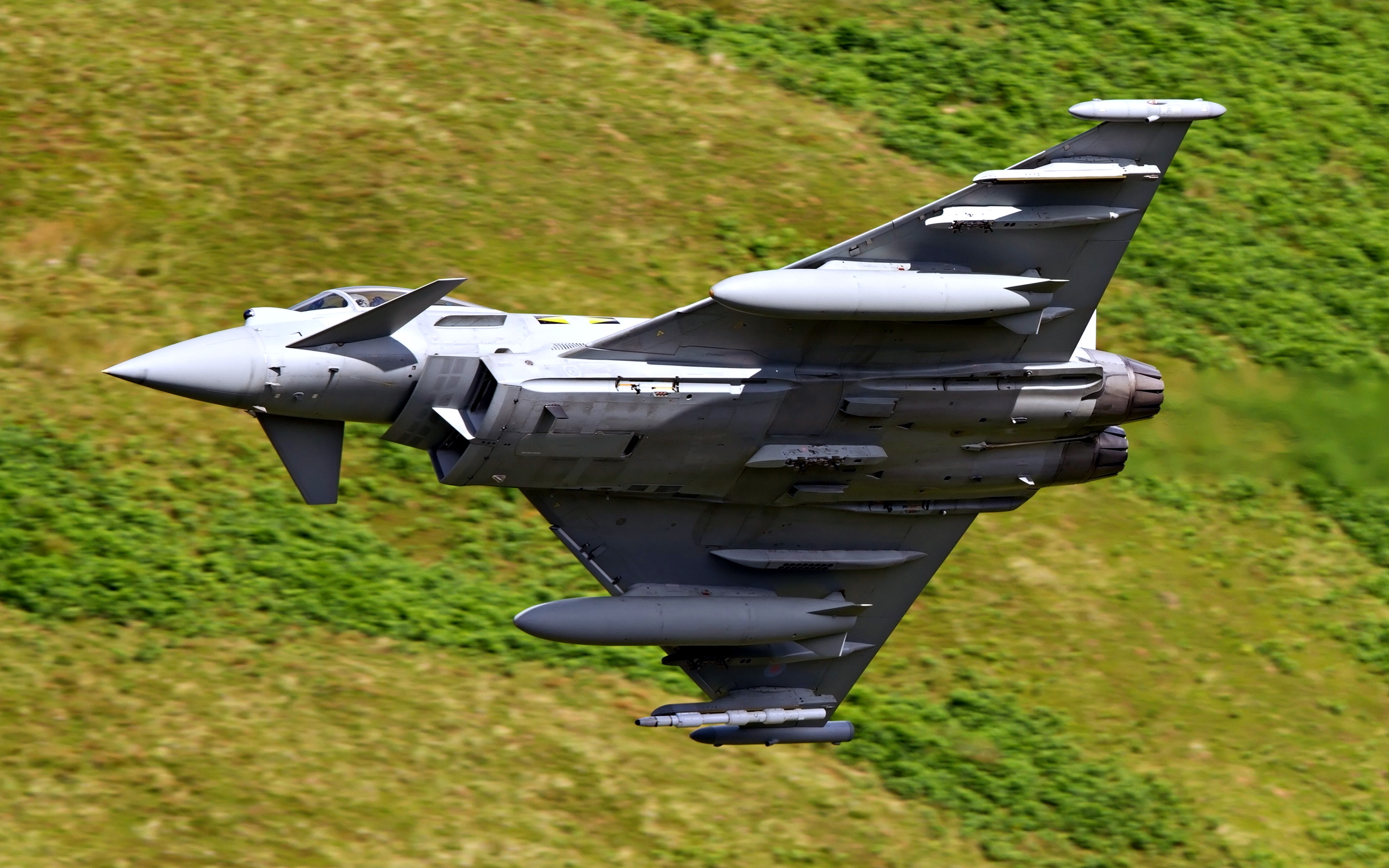 Eurofighter Typhoon: Stunning 4K Ultra HD Military Aircraft Wallpaper