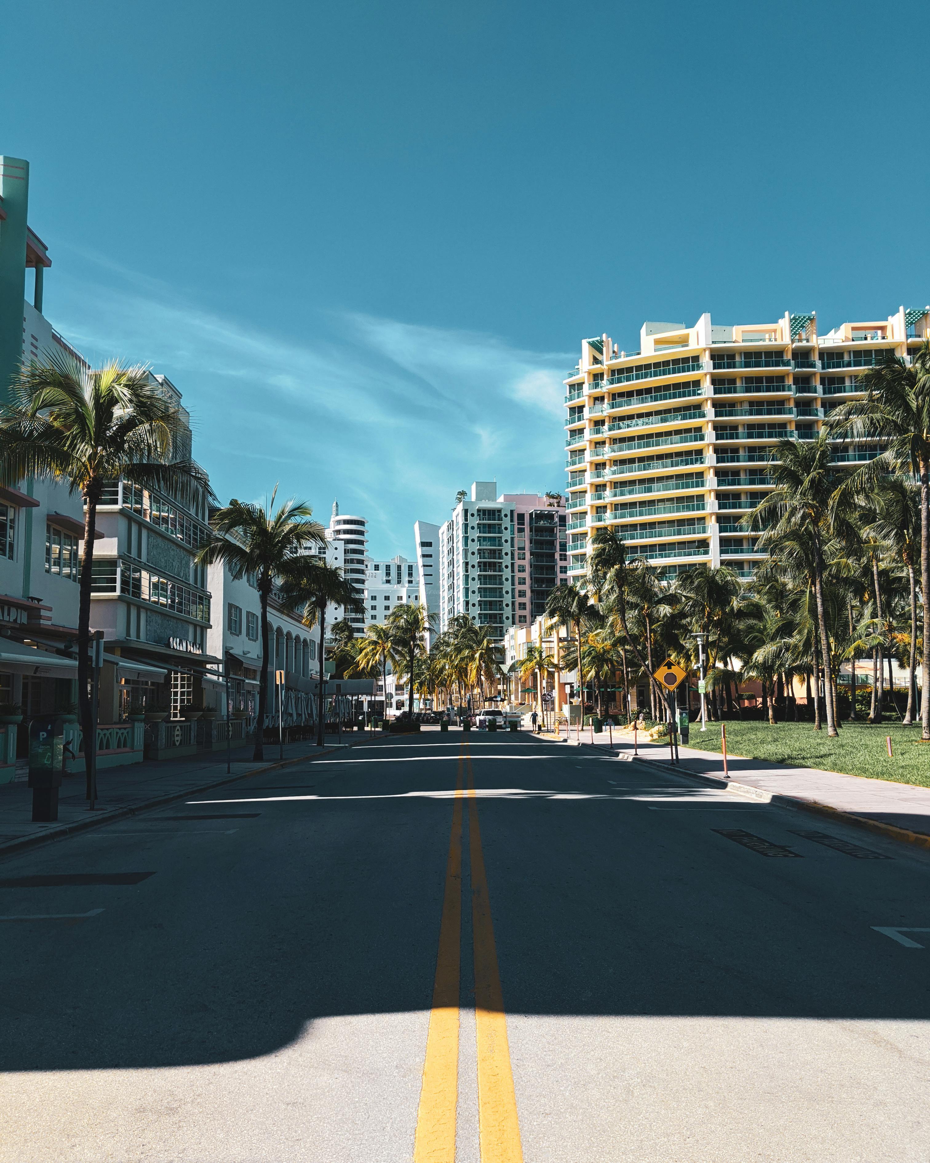 Sunny Morning on Miami Beach Streets · Free