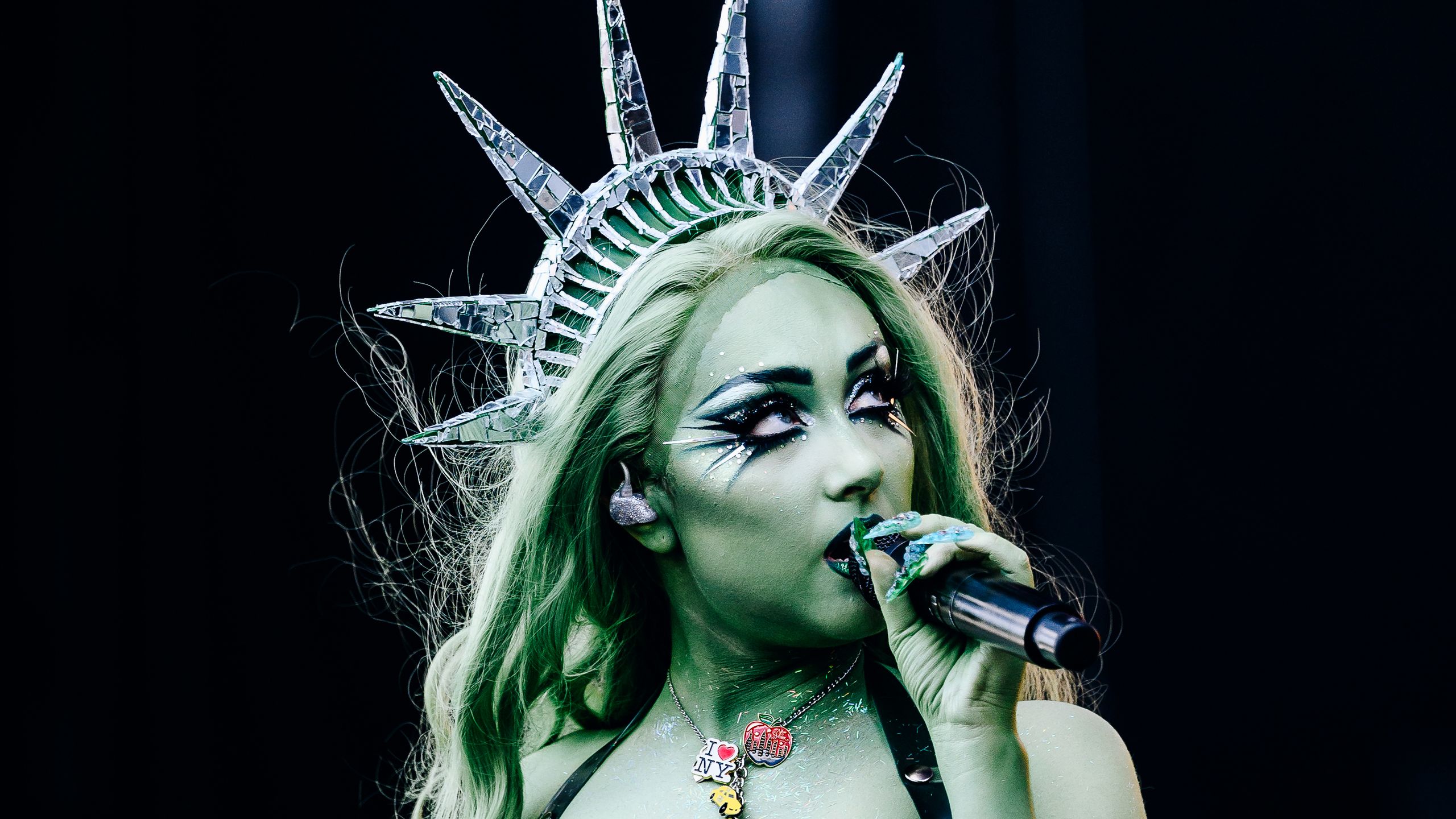 Unsure how to feel about Chappell Roan right now? Me too