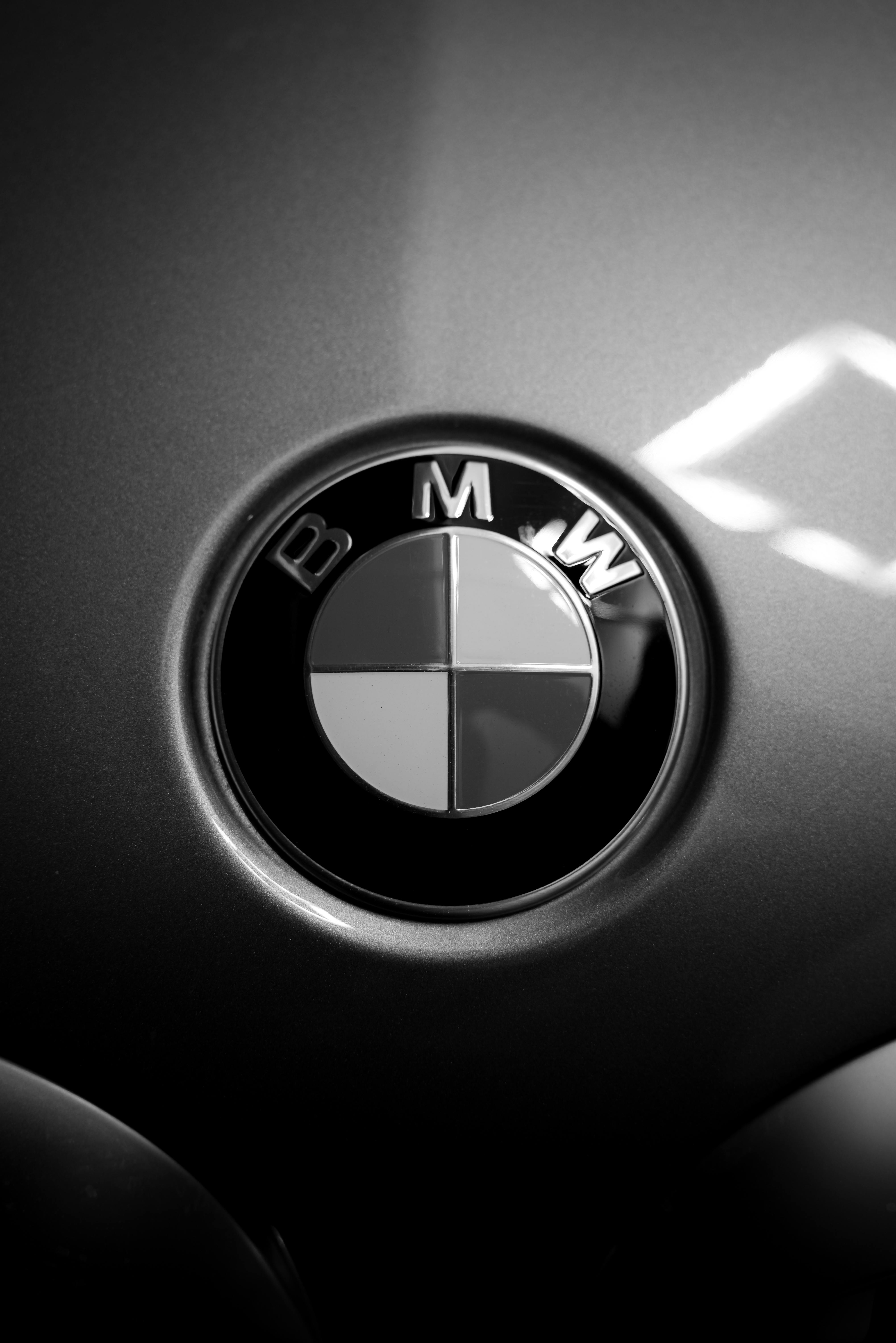 BMW Sign in Black and White · Free