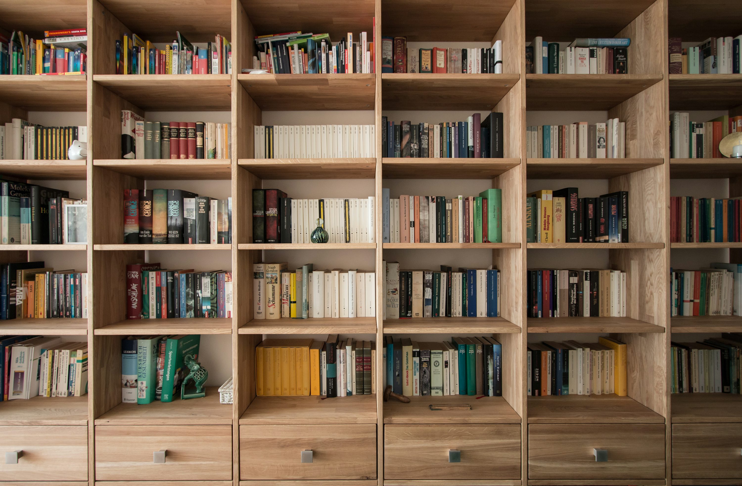 Bookshelf Picture [HD]. Download Free Image