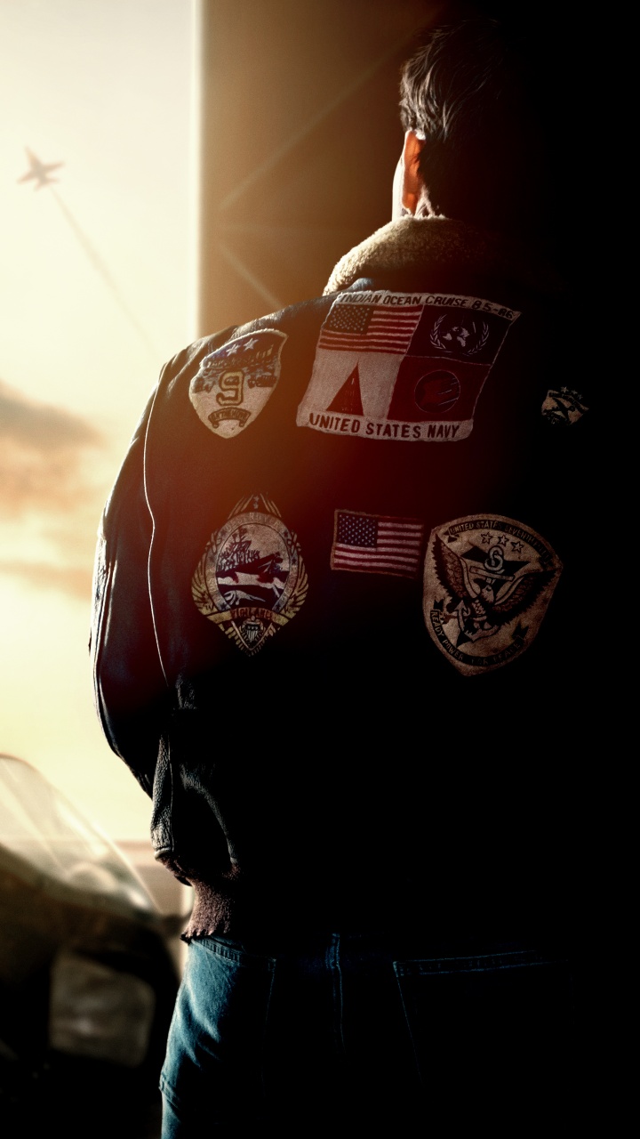 Tom Cruise in Top Gun: Maverick 4K Wallpaper for iPhone