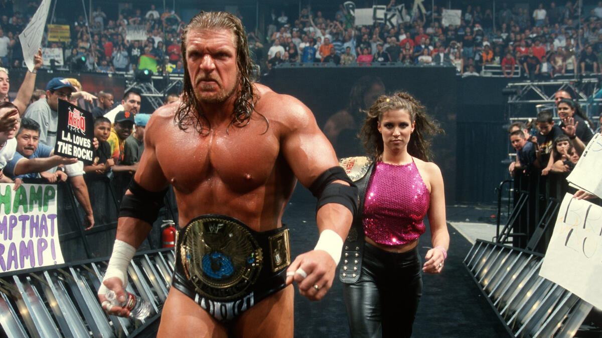 Stephanie McMahon & Triple Hrs: photo