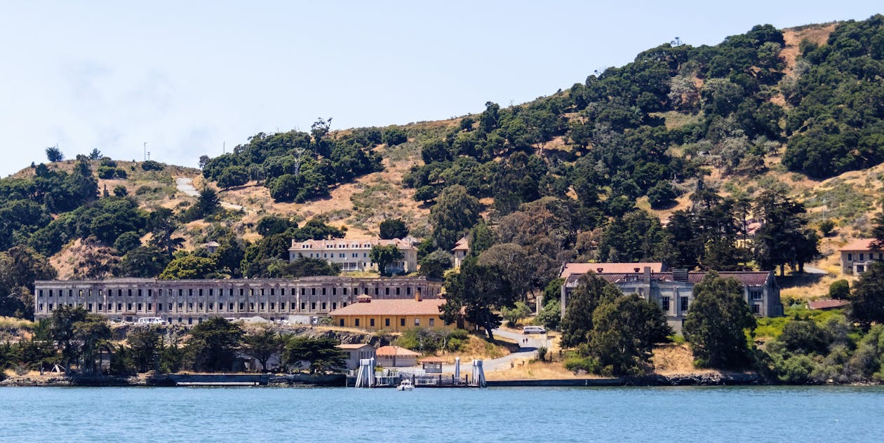 Buildings on Sea Shore on Angel Island near San Francisco · Free