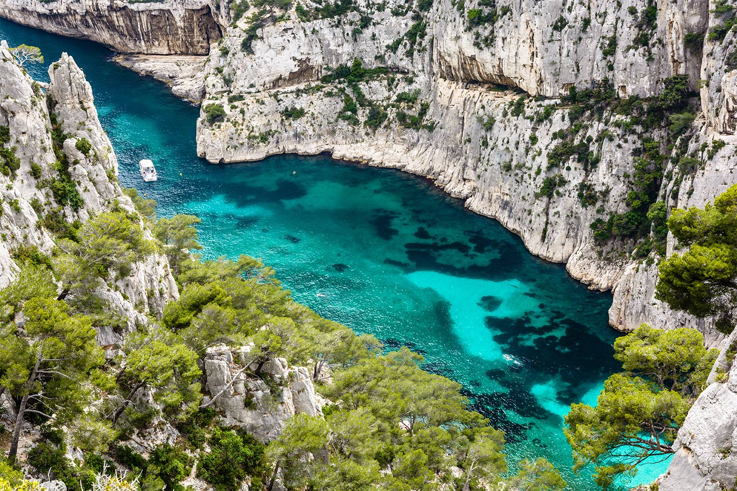 Integral of the creeks (12 creeks) boat tours Marseille Cassis