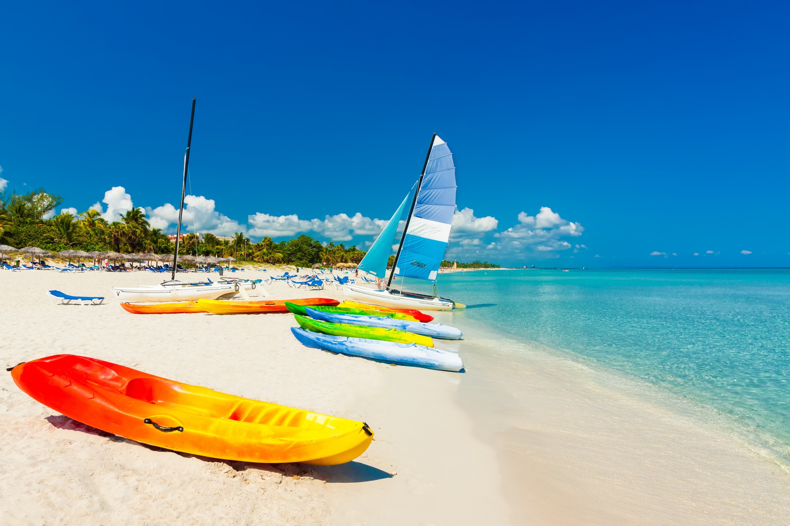 Tropical Summer Escape: HD Wallpaper of Boats