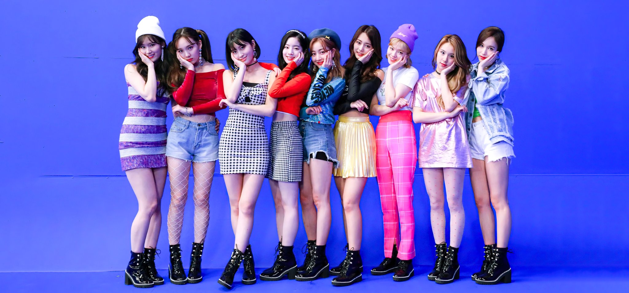 Twice HD Wallpaper Queens. Part 2 FULL SCREEN DESKTOP WALLPAPERS. Go to my Google drive and download 50000 HD Twice photo for free. #TWICE #트와이스 #ONCE #원스 #OT9