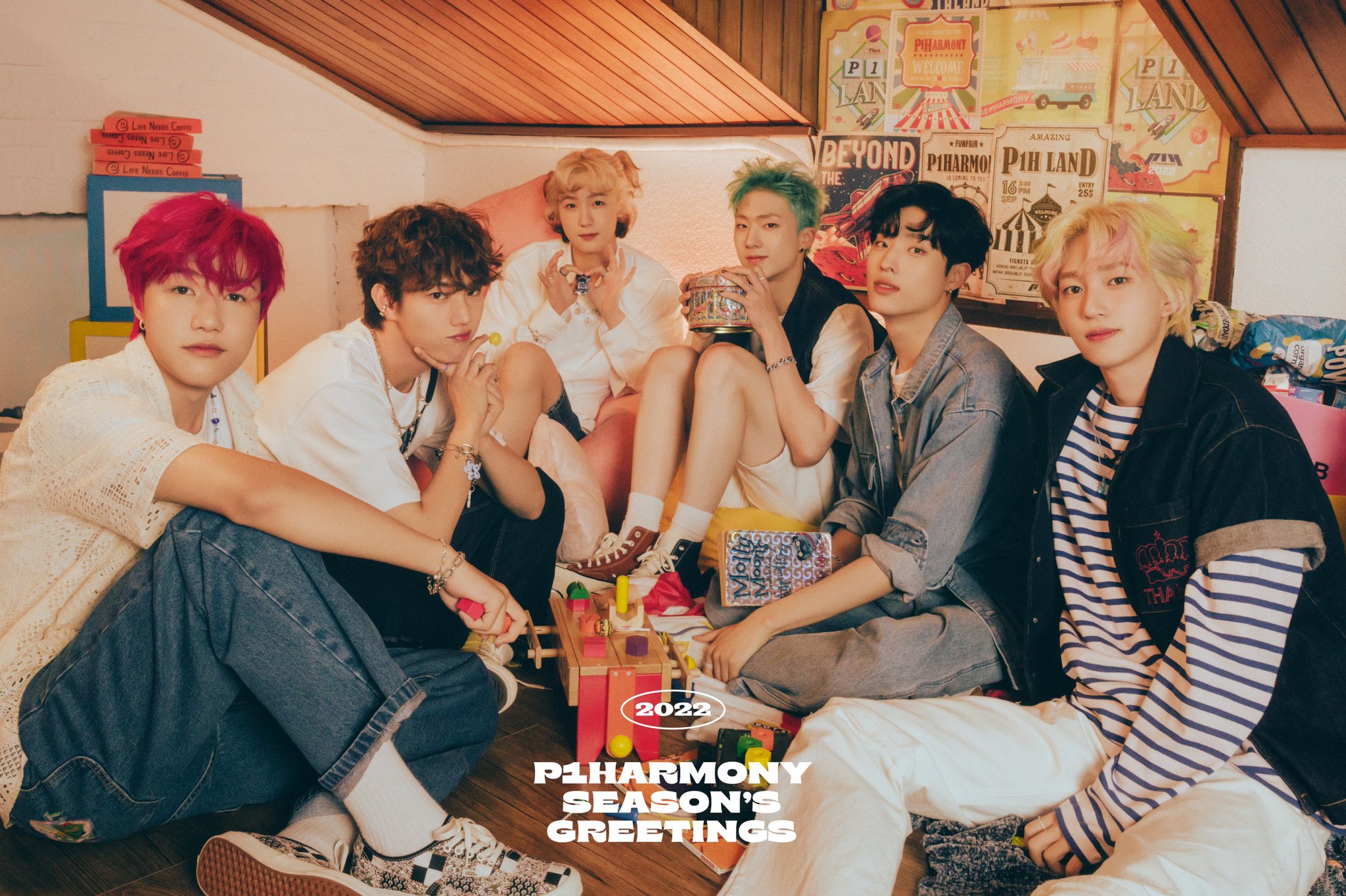 P1Harmony official 2022 SEASON'S GREETINGS IMAGE TEASER HOUSE 21.11.29 Sales open. #P1Harmony #피원하모니 #P1H _SEASONS_GREETINGS
