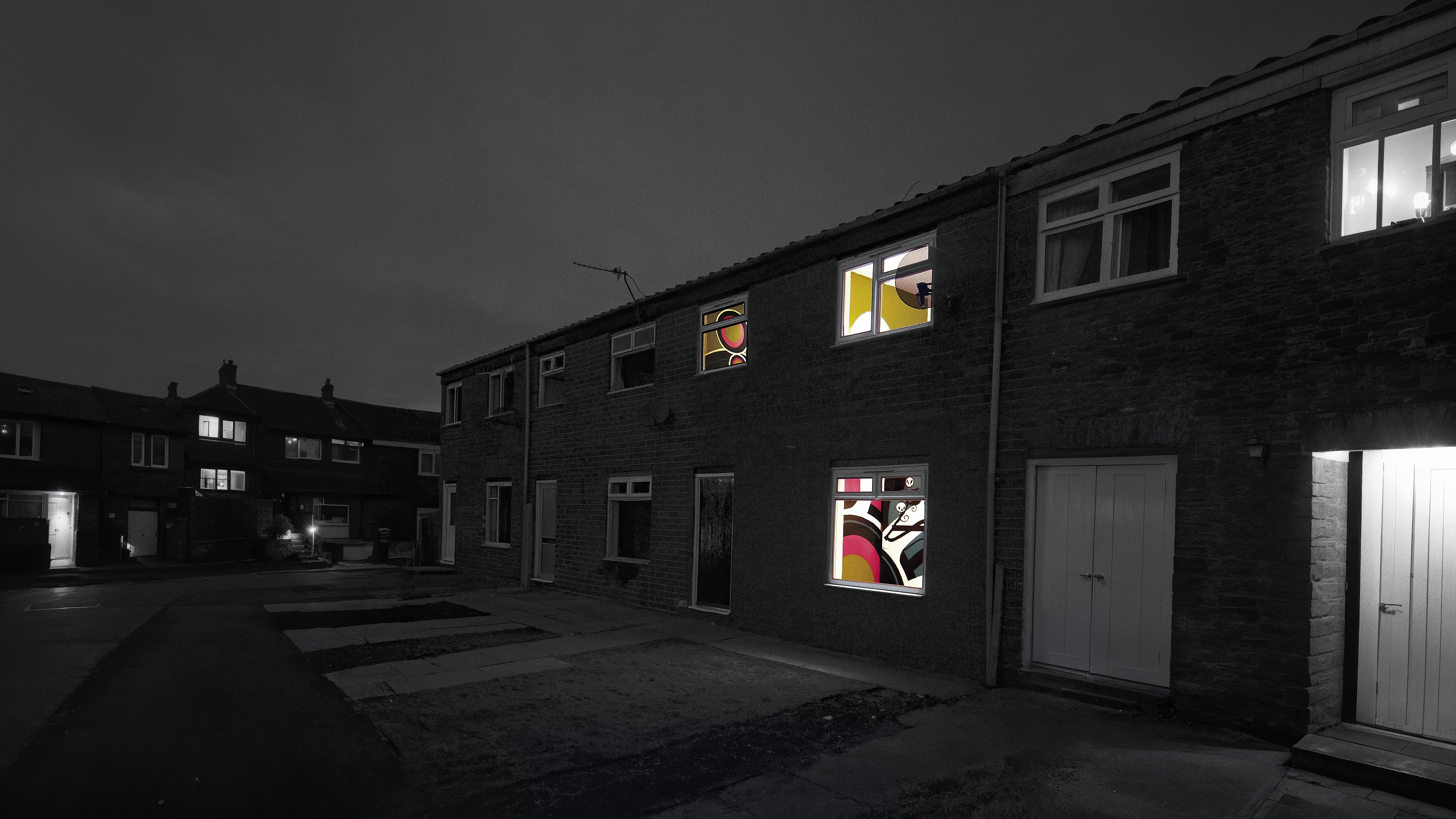 Favourite Worst Nightmare' album cover uncropped to a 5K wallpaper
