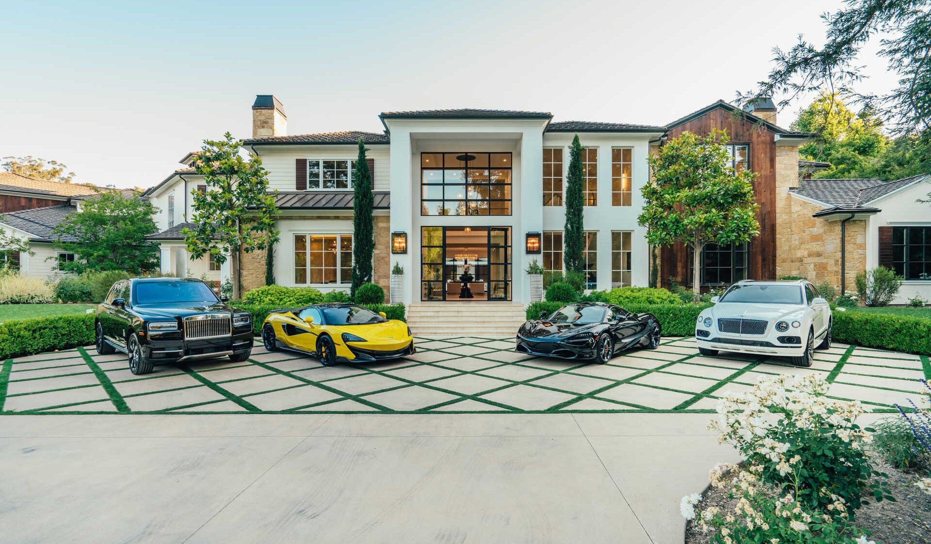 Wallpaper the city, Villa, architecture, mansion, facade, luxury cars, Luxury Cars for mobile and desktop, section город, resolution 1920x1123