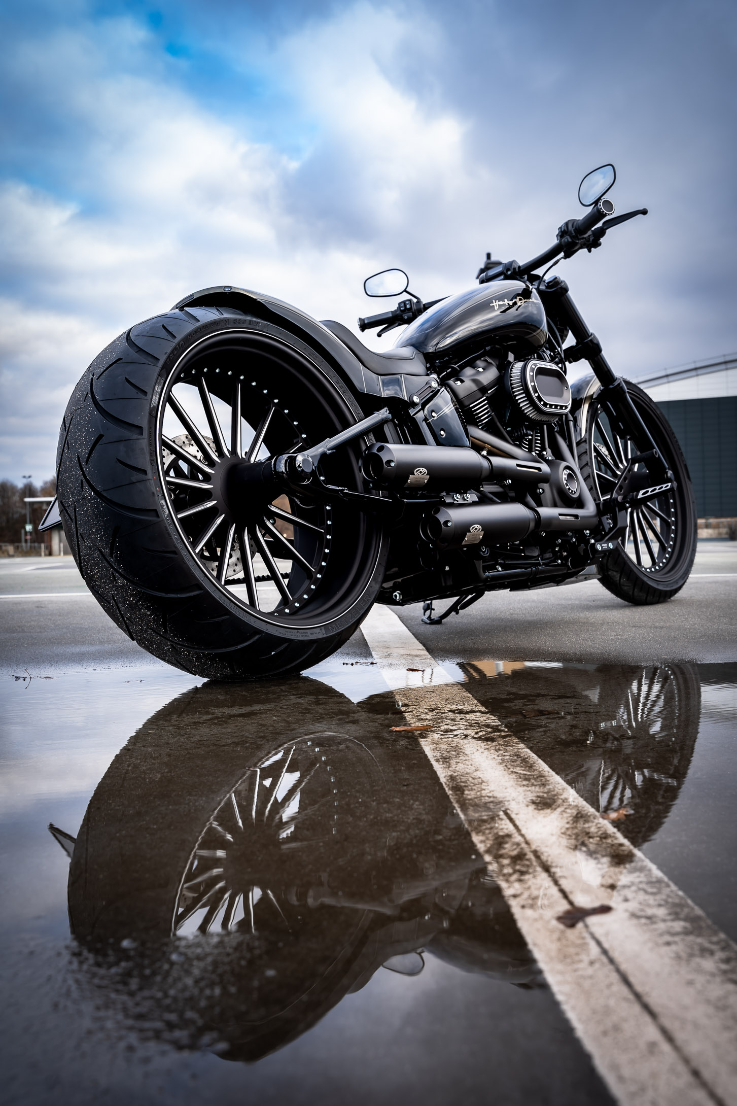 Thunderbike Gentle Style • Customized Harley Davidson FXBRS Breakout