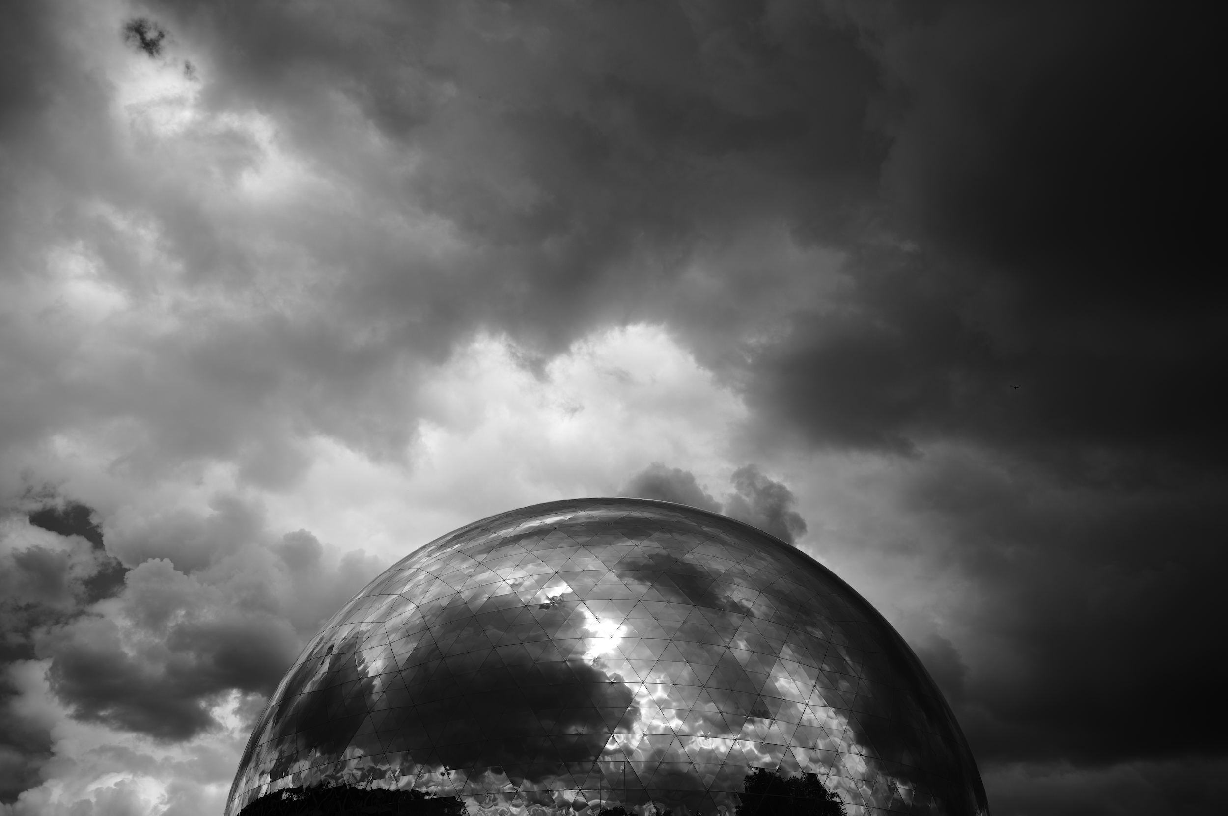 Black and white desktop wallpaper from Paris, France