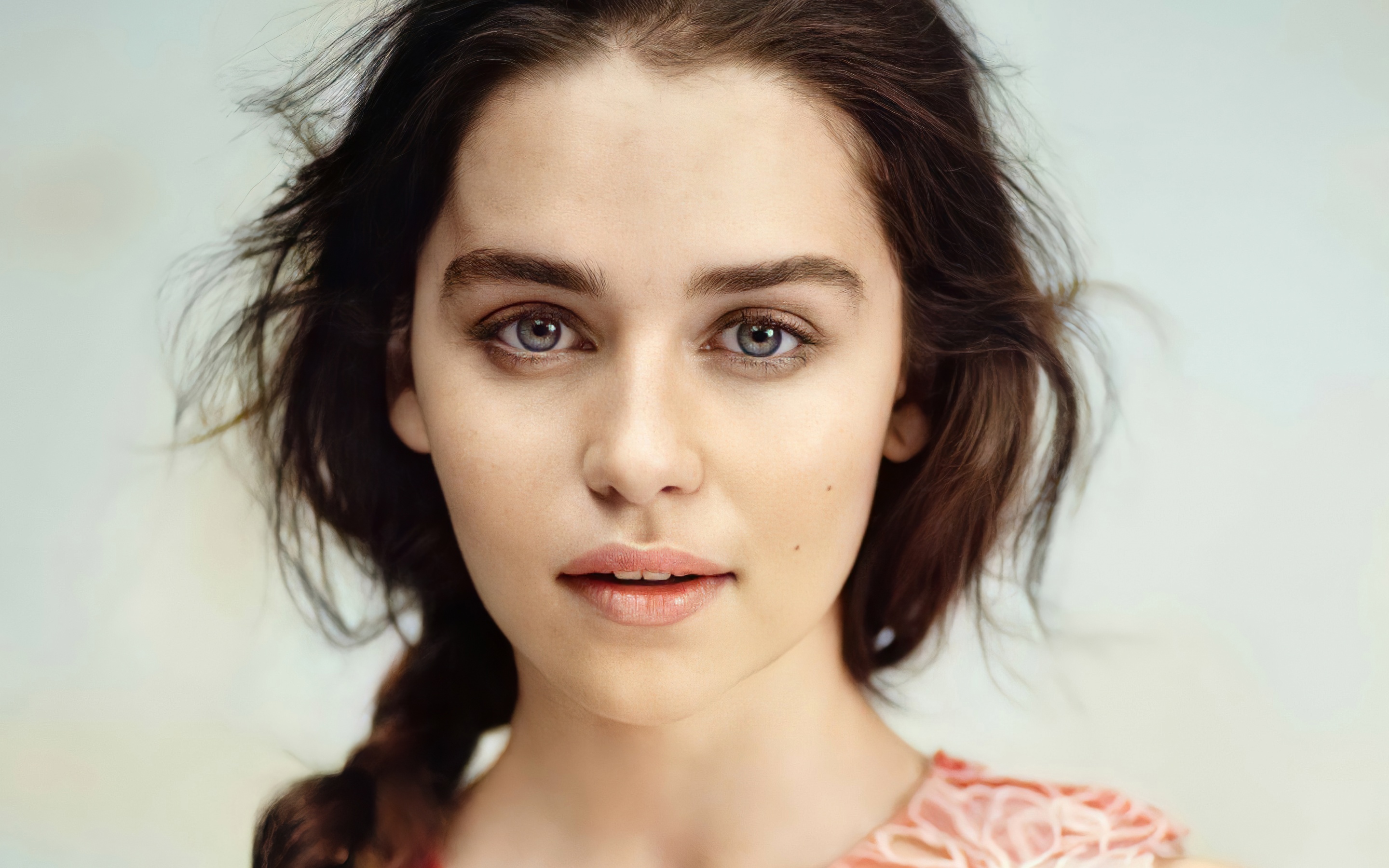 Emilia Clarke Phone Wallpaper in 5K