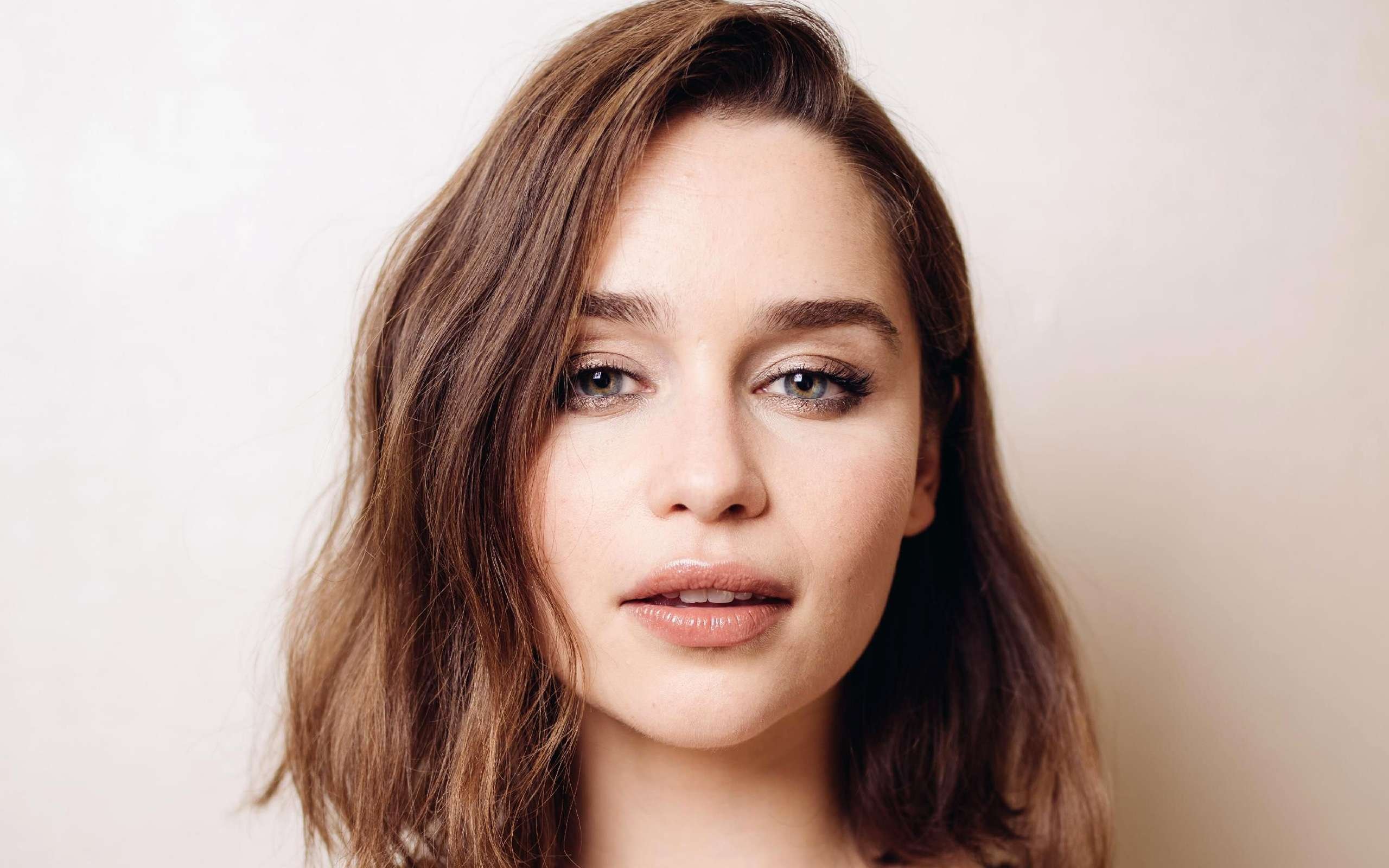 Emilia Clarke Actress Desktop Wallpaper 101933