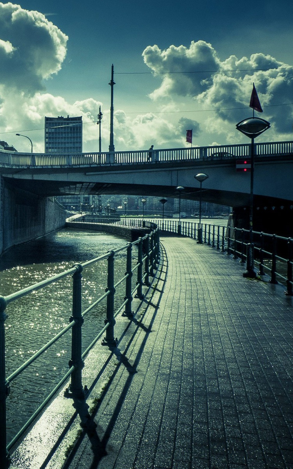 Water Bridge Street View Lockscreen iPhone 6 Plus HD Wallpaper