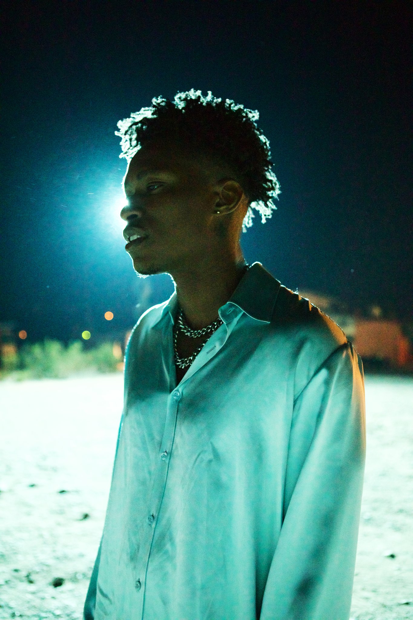 Lucky Daye working with you Feed the fire out now