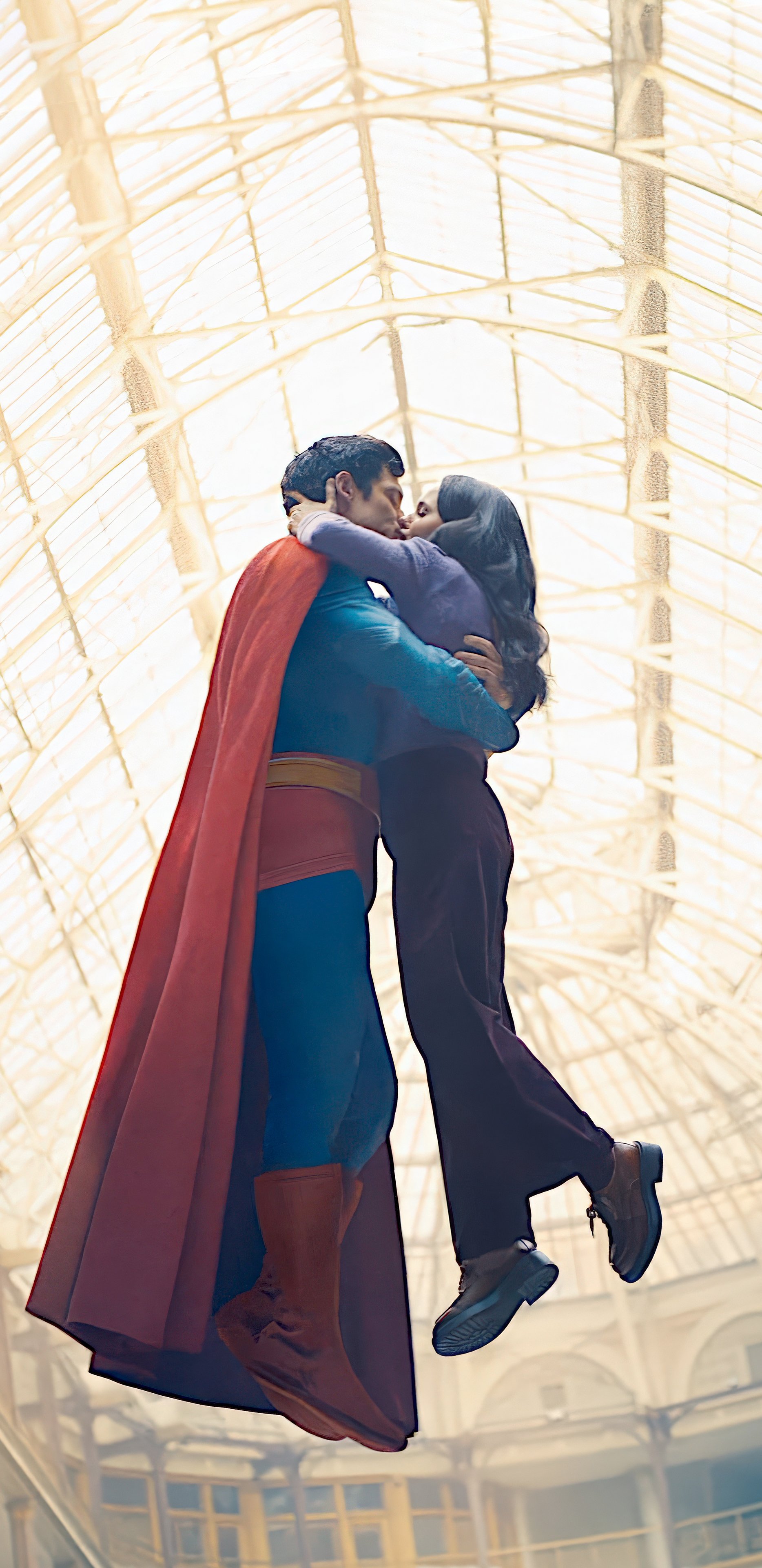 Komix BroK Wallpaper & Textless Posters! - ⭐️ SUPERMAN & Lois Lane Kiss 4K 4K MOBILE WALLPAPER for iPhone