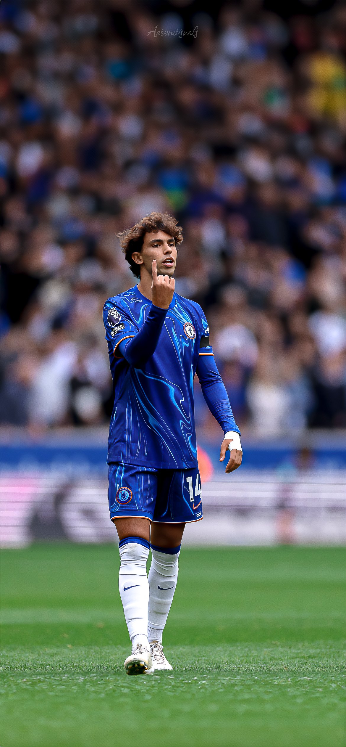 Aaron #Wallpaper └