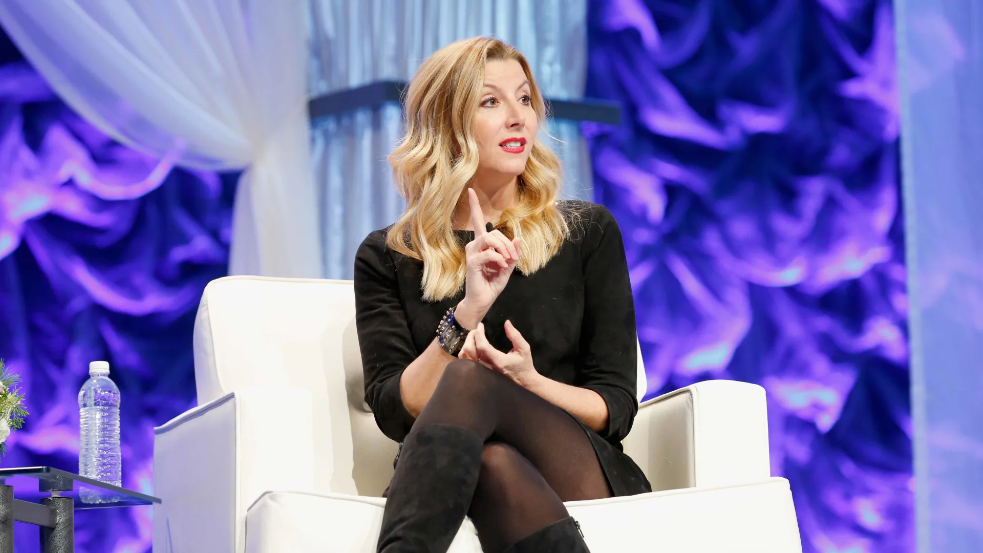 Sara Blakely Says 1 Word Separates People Who Achieve Success From Those Who Only Dream