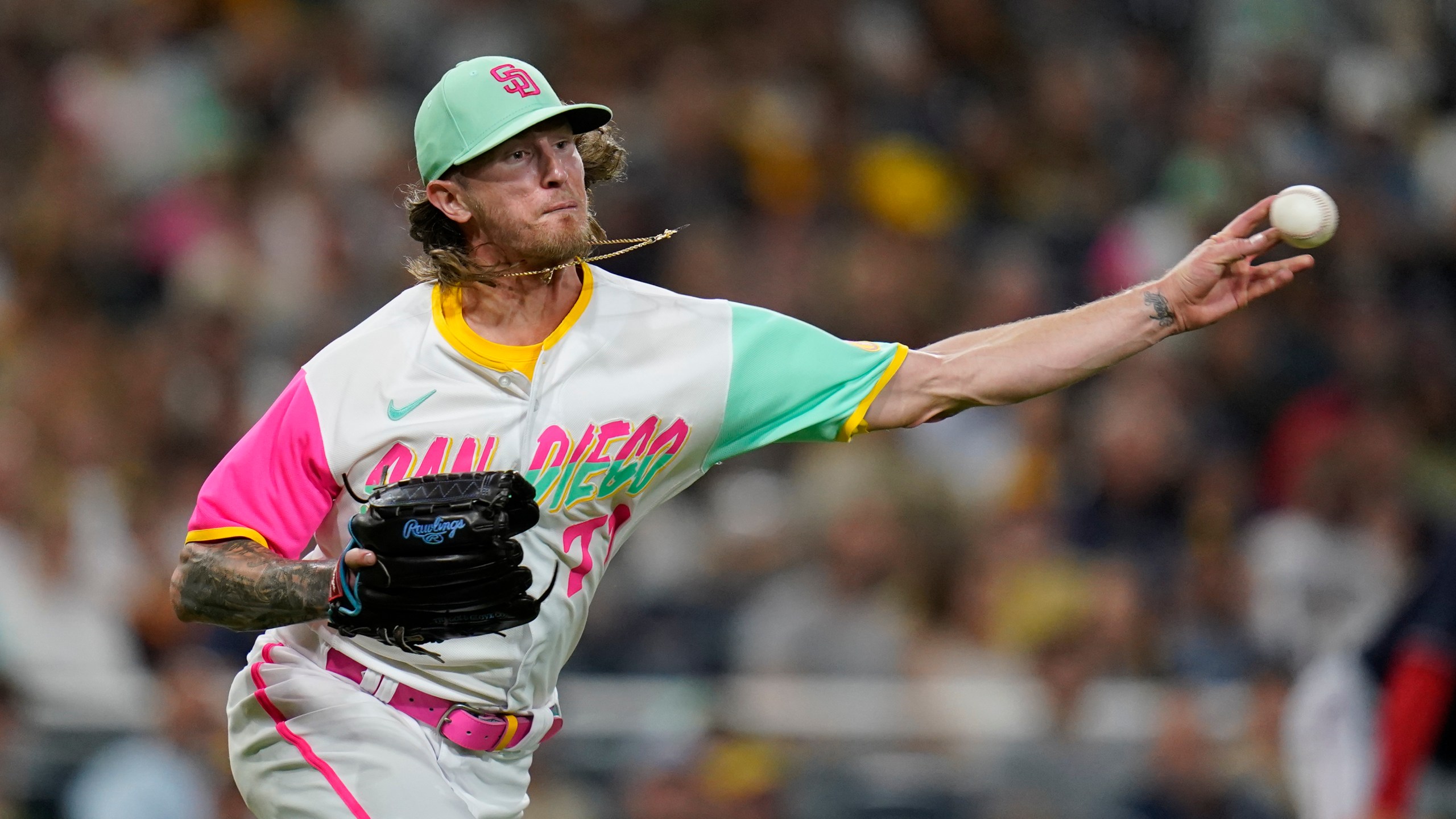 Padres give Hader break from closer role after shaky outings