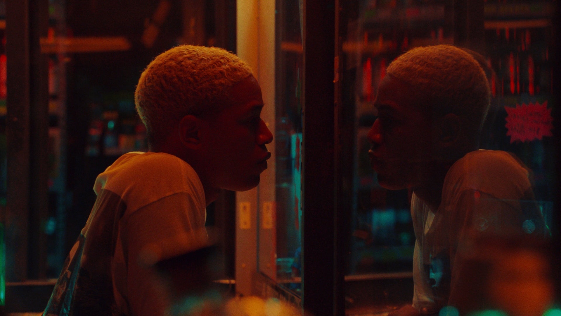 Waves (Movie) Wallpaper