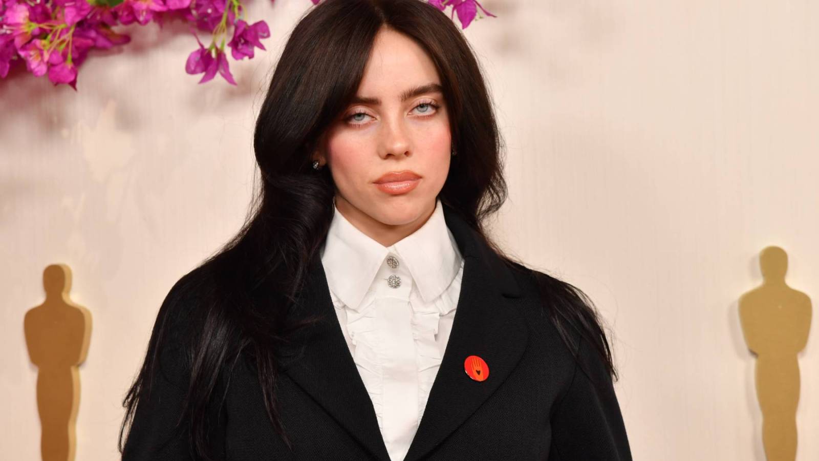 Billie Eilish Says Met Gala Image of Her Are Fake: 'That's AI'