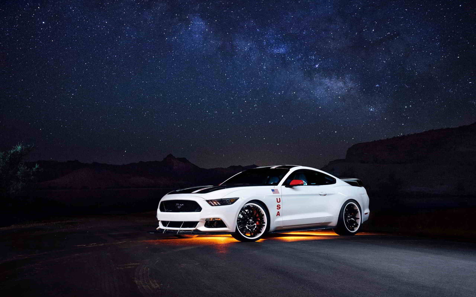 Download Cool Car White Ford Mustang Wallpaper