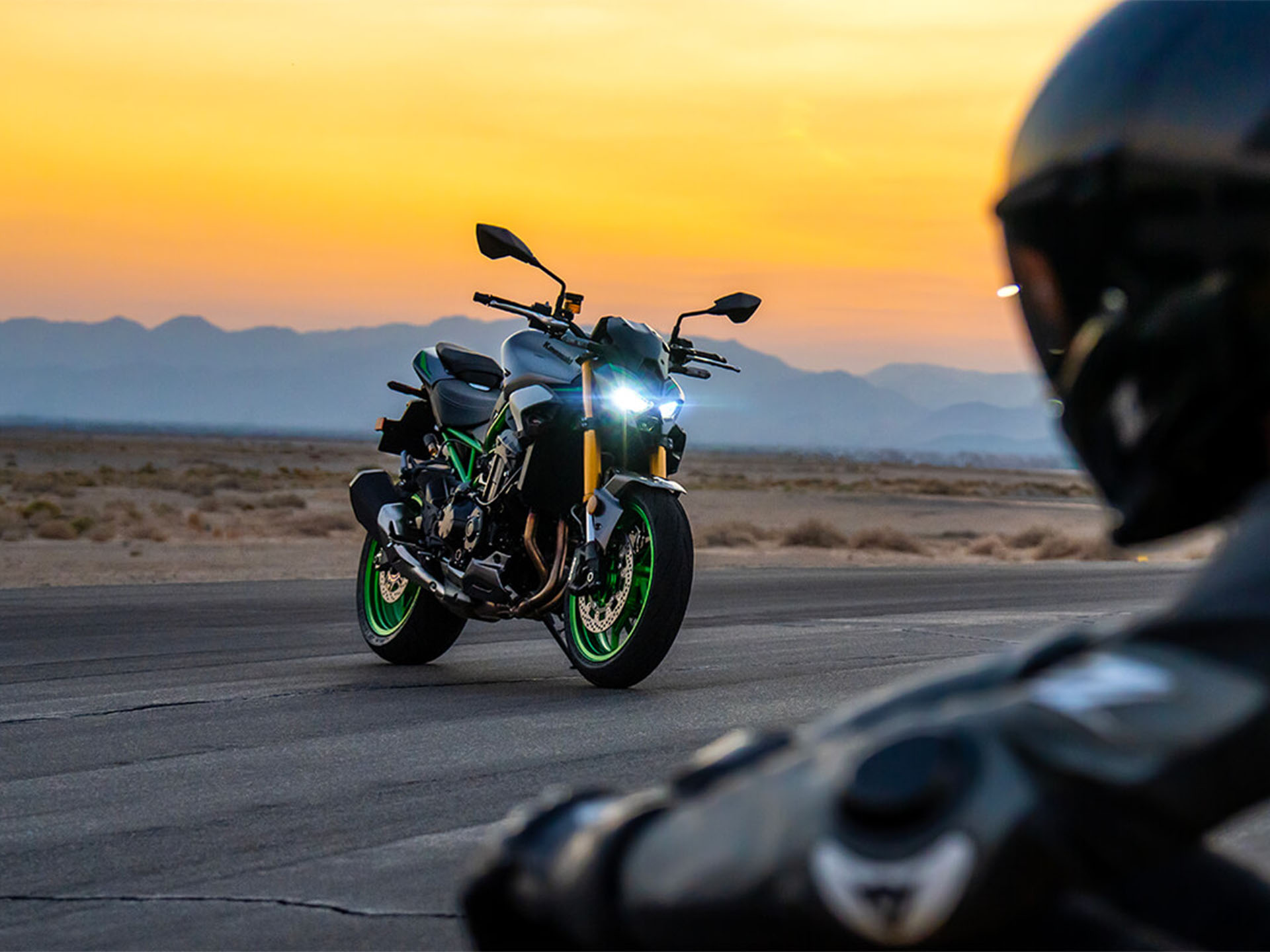 New 2025 Kawasaki Z900 SE ABS, Hamburg NJ. Specs, Price, Photo. Metallic Matte Graphite Gray / Ebony / Metallic Graphite Gray