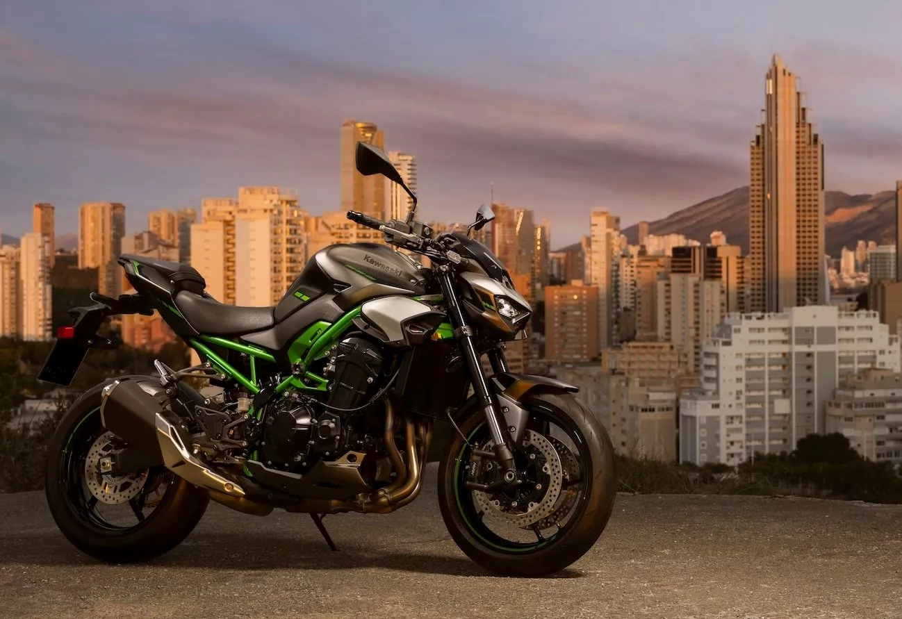 Kawasaki Z900 2025 Review and Features