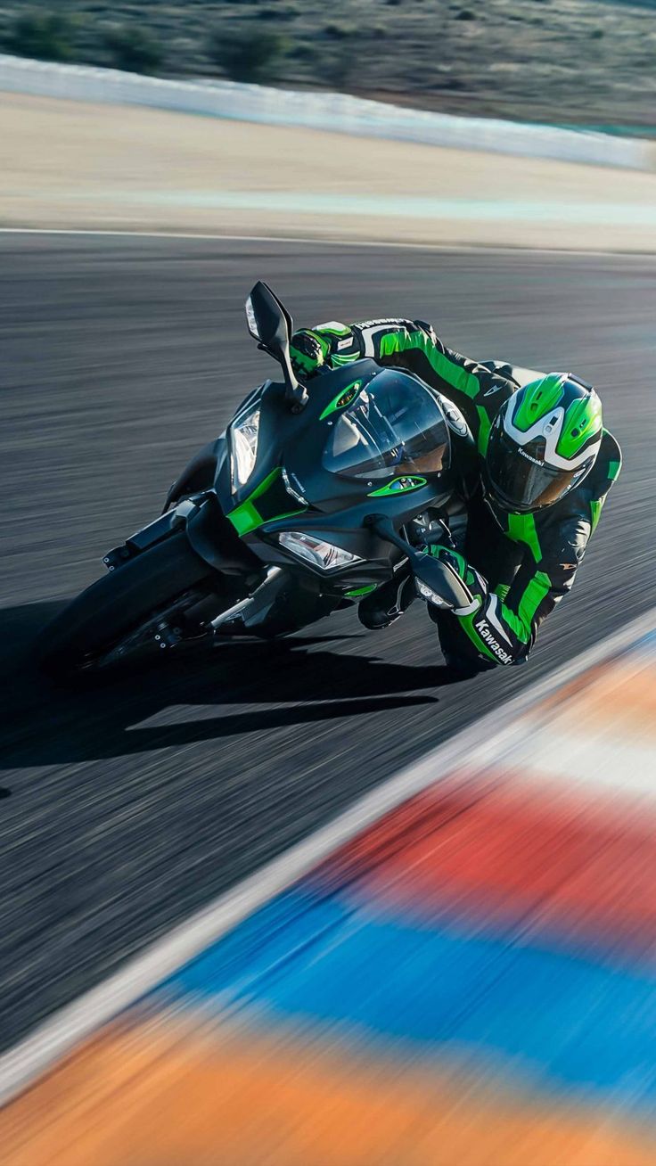 Kawasaki Ninja ZX 10R 4K Ultra HD Mobile Wallpaper For IPhone & Android
