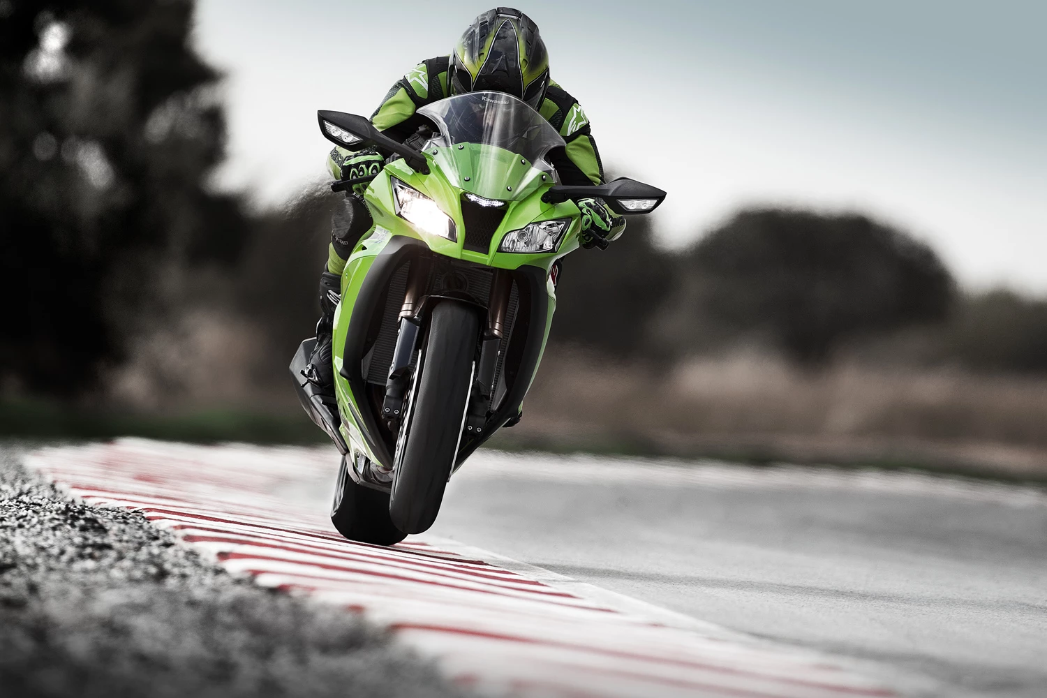 Kawasaki Goes All In: The 200 Bhp 2011 Ninja ZX 10R