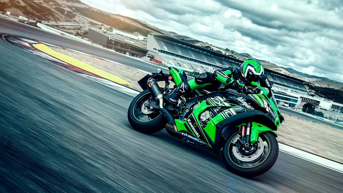 Kawasaki Edges Closer To WSBK Spec With 2016 Ninja ZX 10R