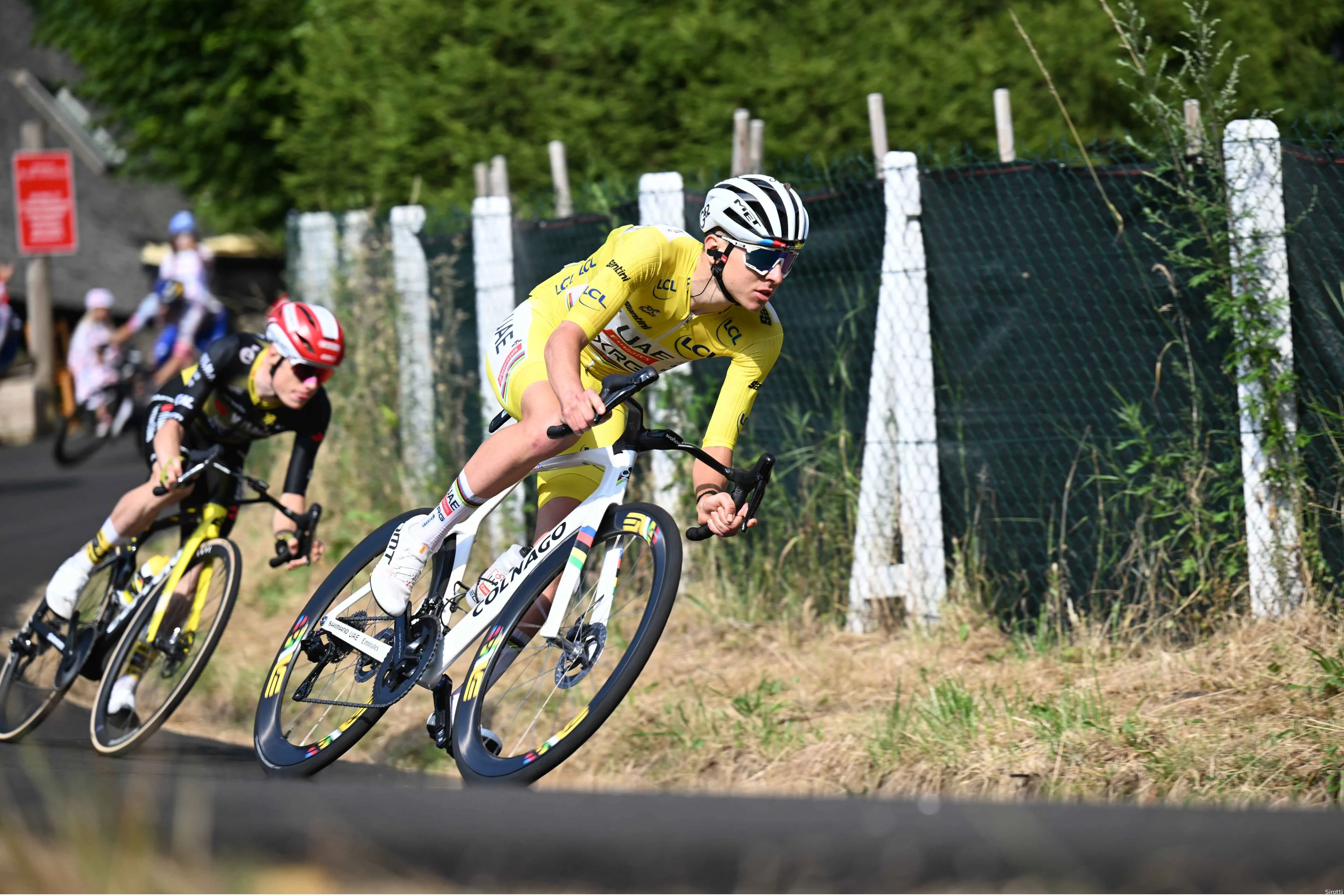 LIVE stage 14 Tour de France 2025. Pogacar could complete masterful hat trick tomorrow