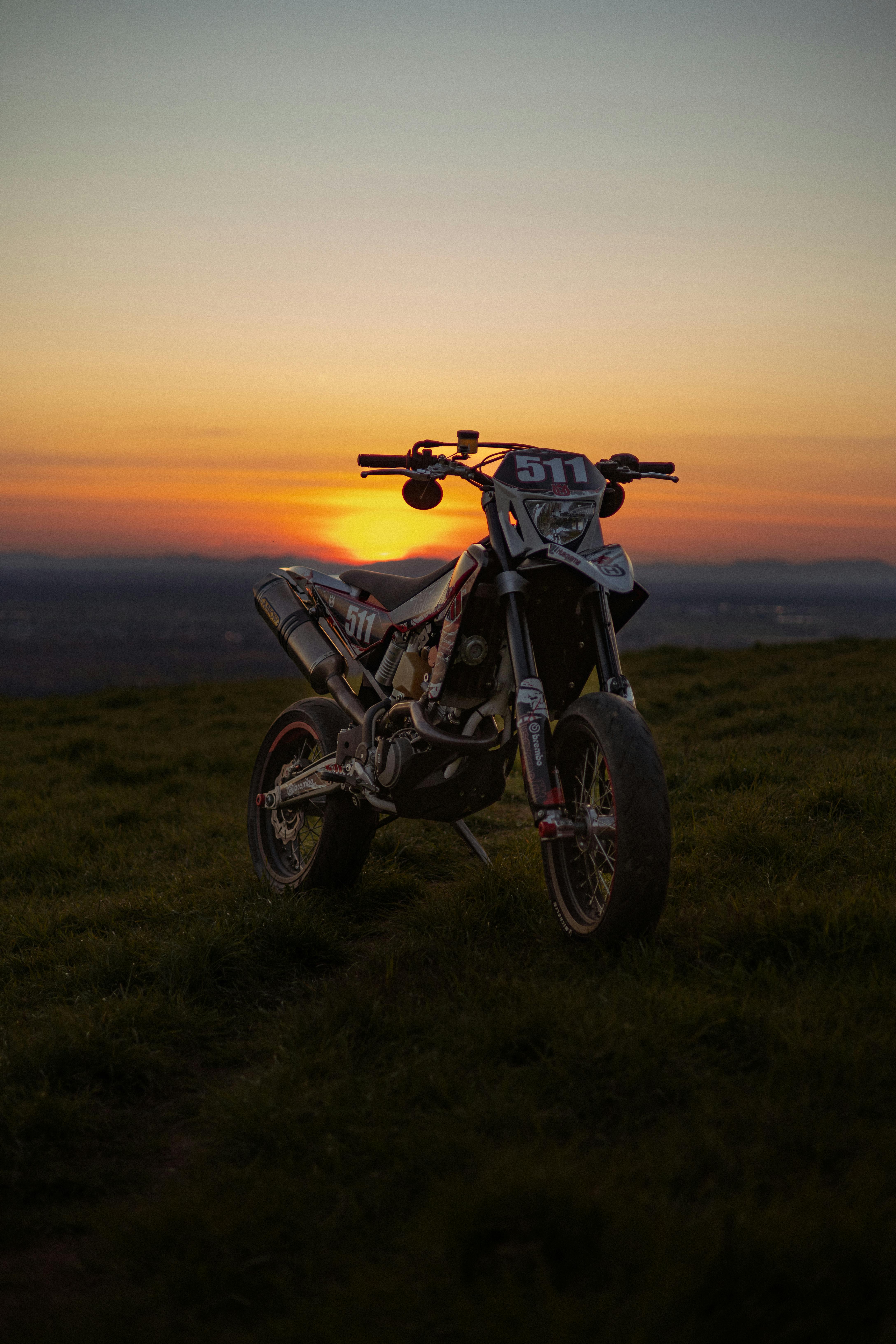 Sunset Dirt bike · Free
