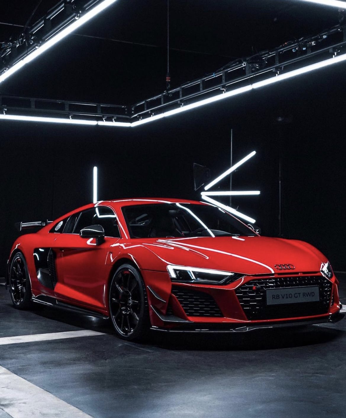 LUX Cars R8