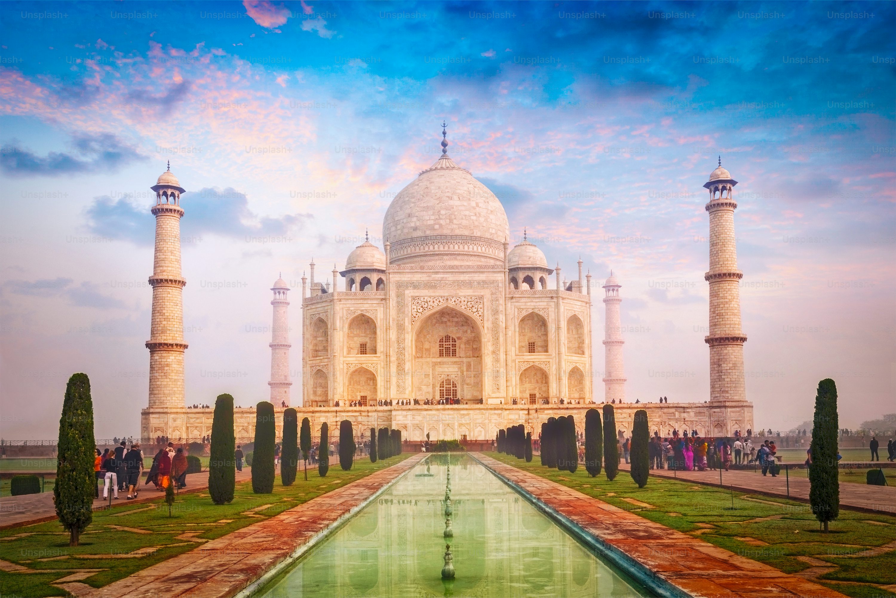 Taj Mahal Picture [Scenic Travel Photo]. Download Free Image